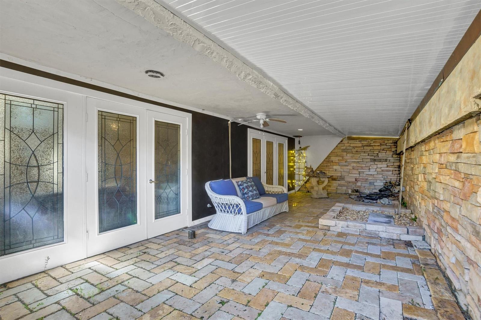 Image 36 of 51 For 21 Casarena Court