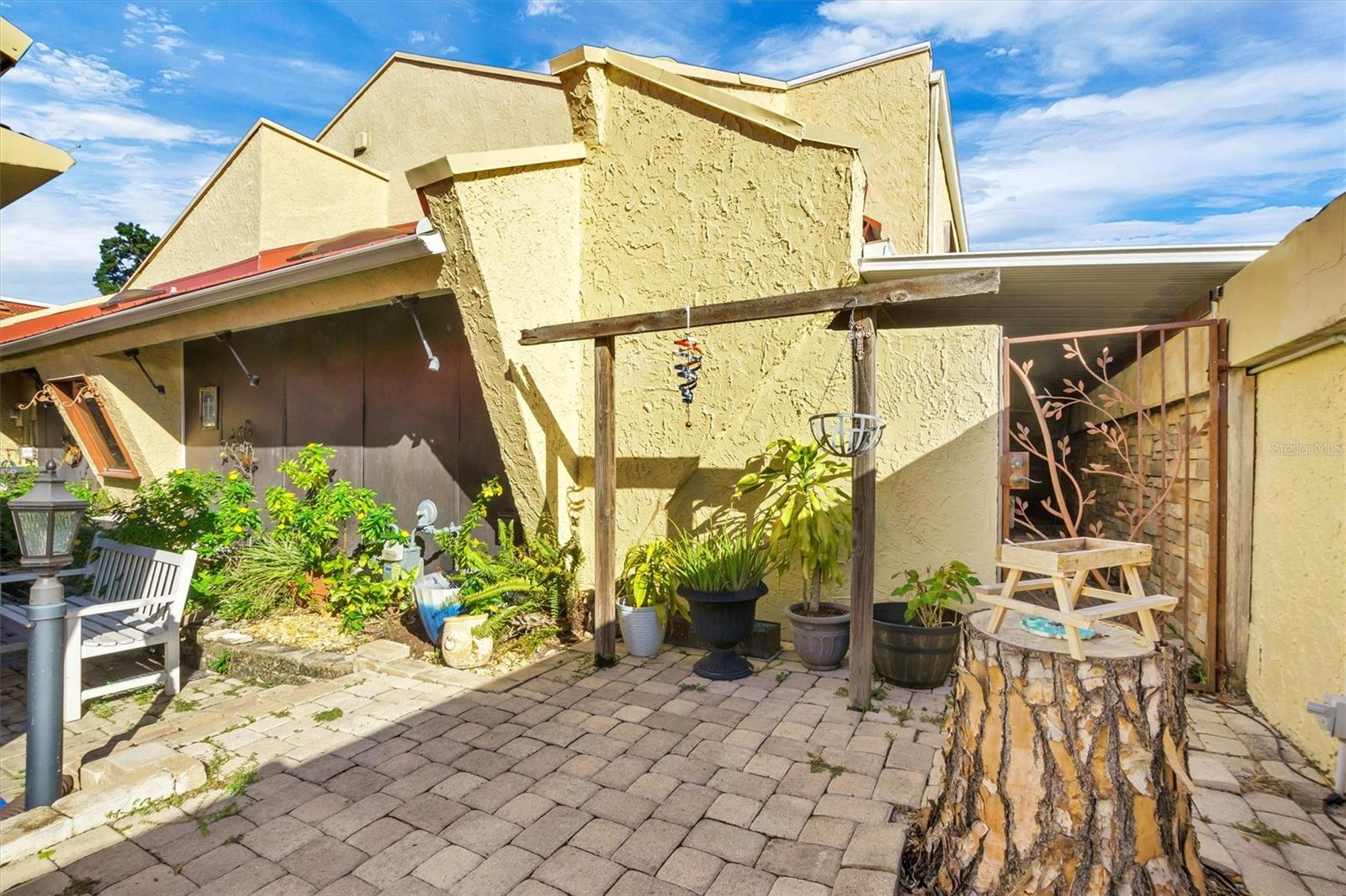 Image 37 of 51 For 21 Casarena Court