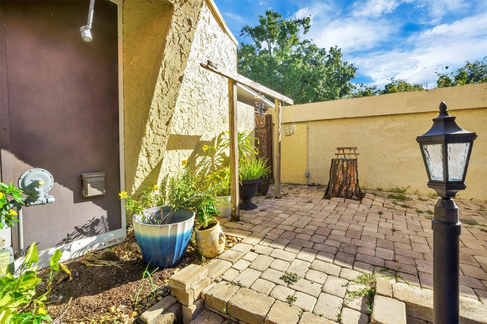 Image 38 of 51 For 21 Casarena Court