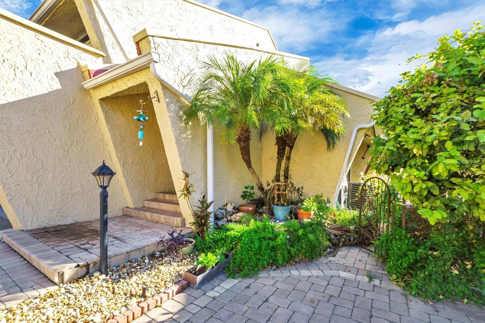 Image 39 of 51 For 21 Casarena Court