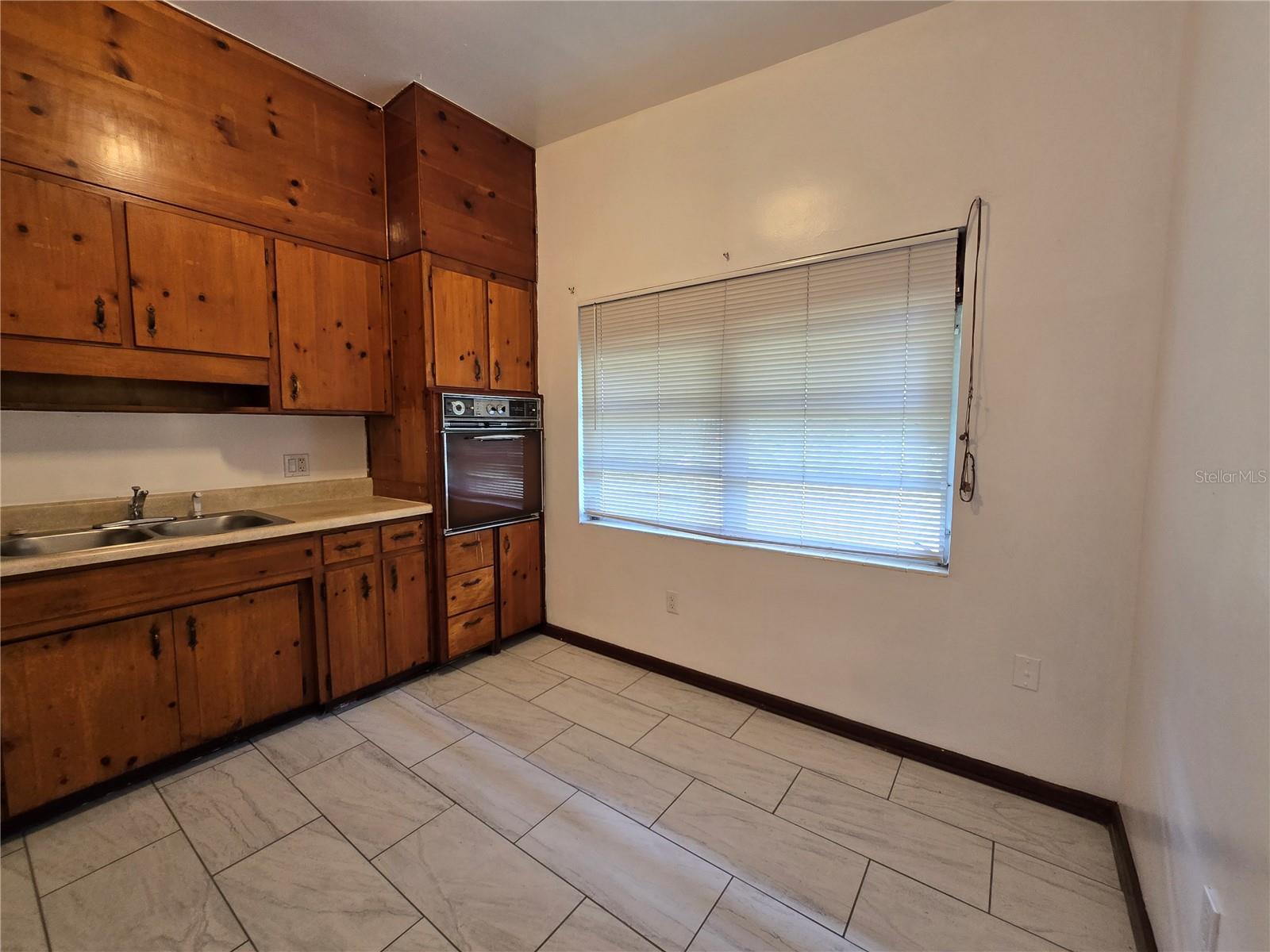 Image 4 of 17 For 1731 Civitan Avenue