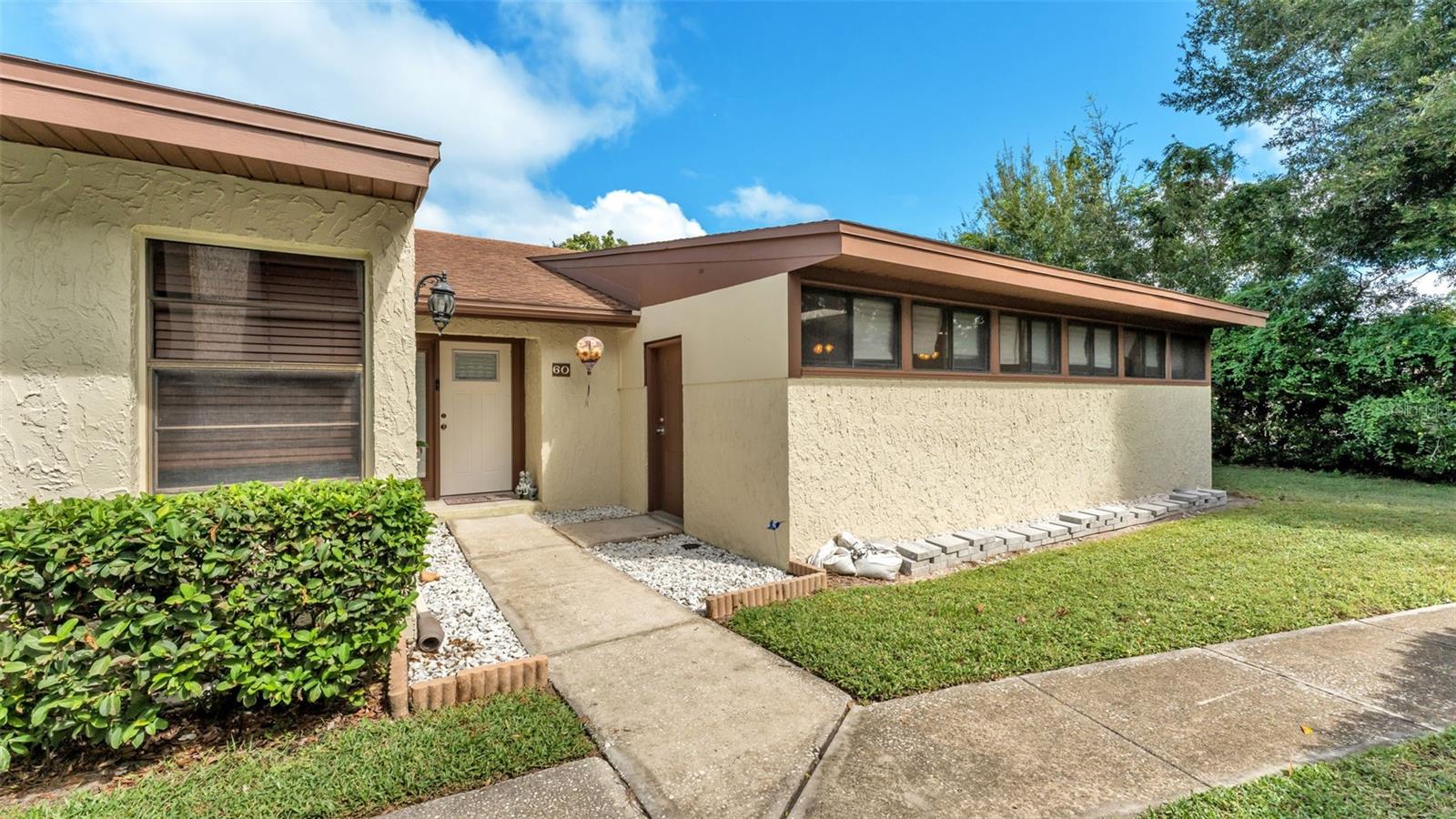 Image 10 of 49 For 1880 Crystal Lake Drive 60