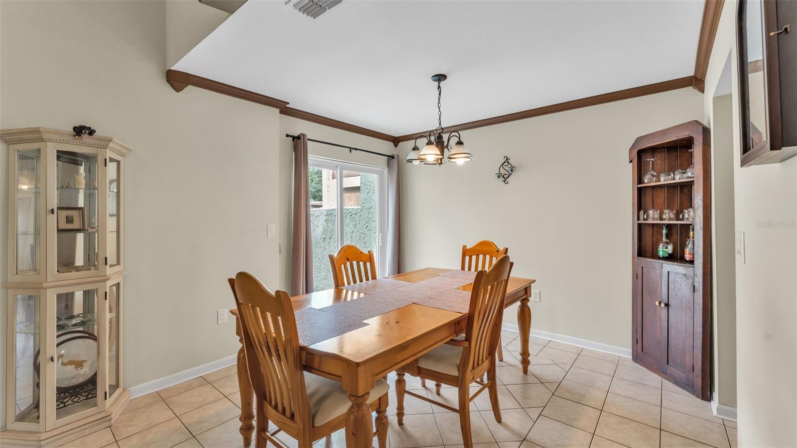 Image 17 of 49 For 1880 Crystal Lake Drive 60