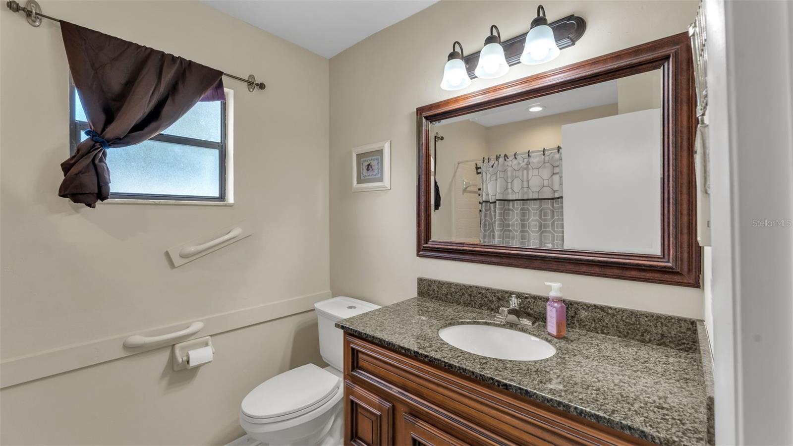 Image 31 of 49 For 1880 Crystal Lake Drive 60