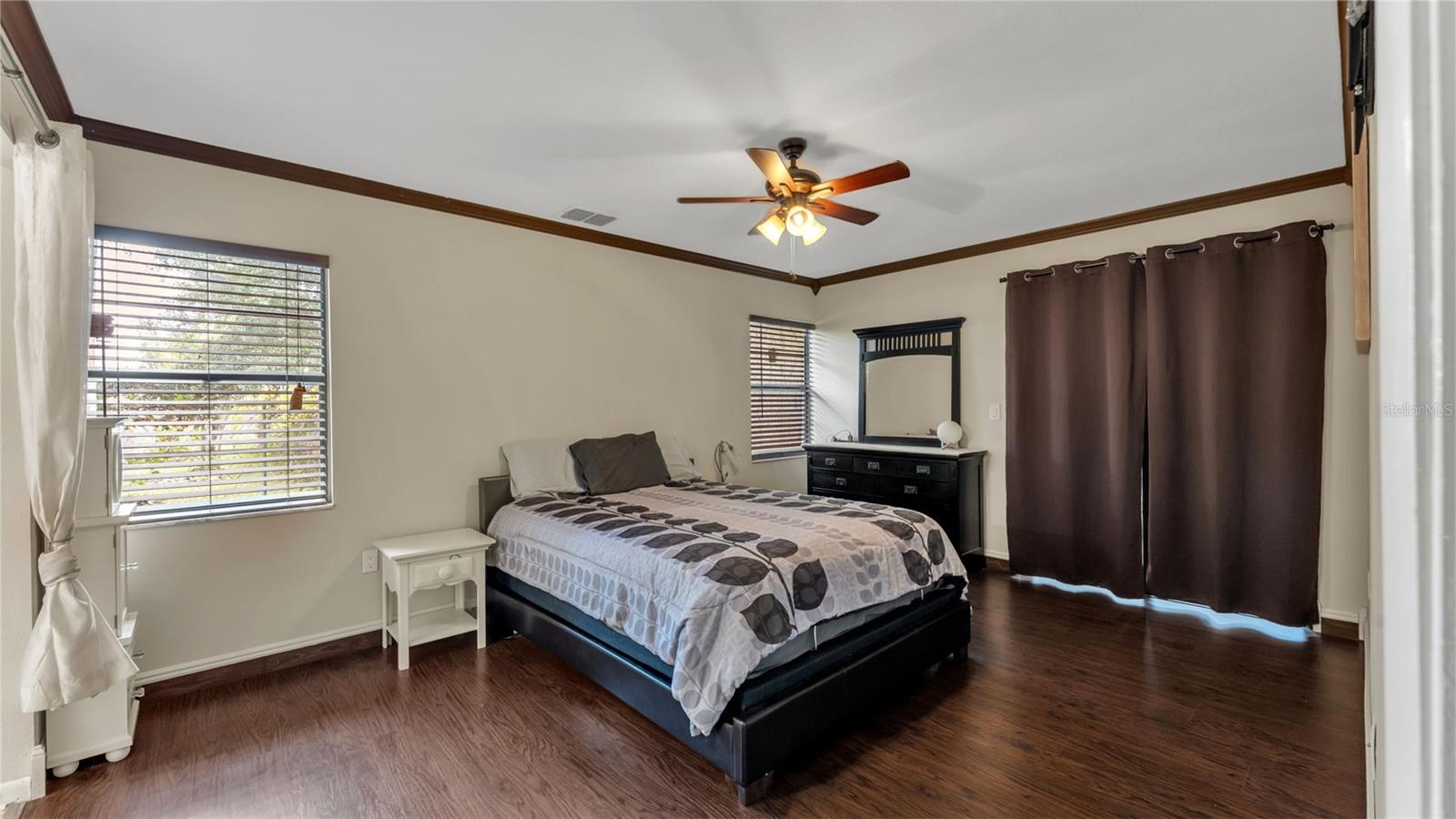 Image 38 of 49 For 1880 Crystal Lake Drive 60