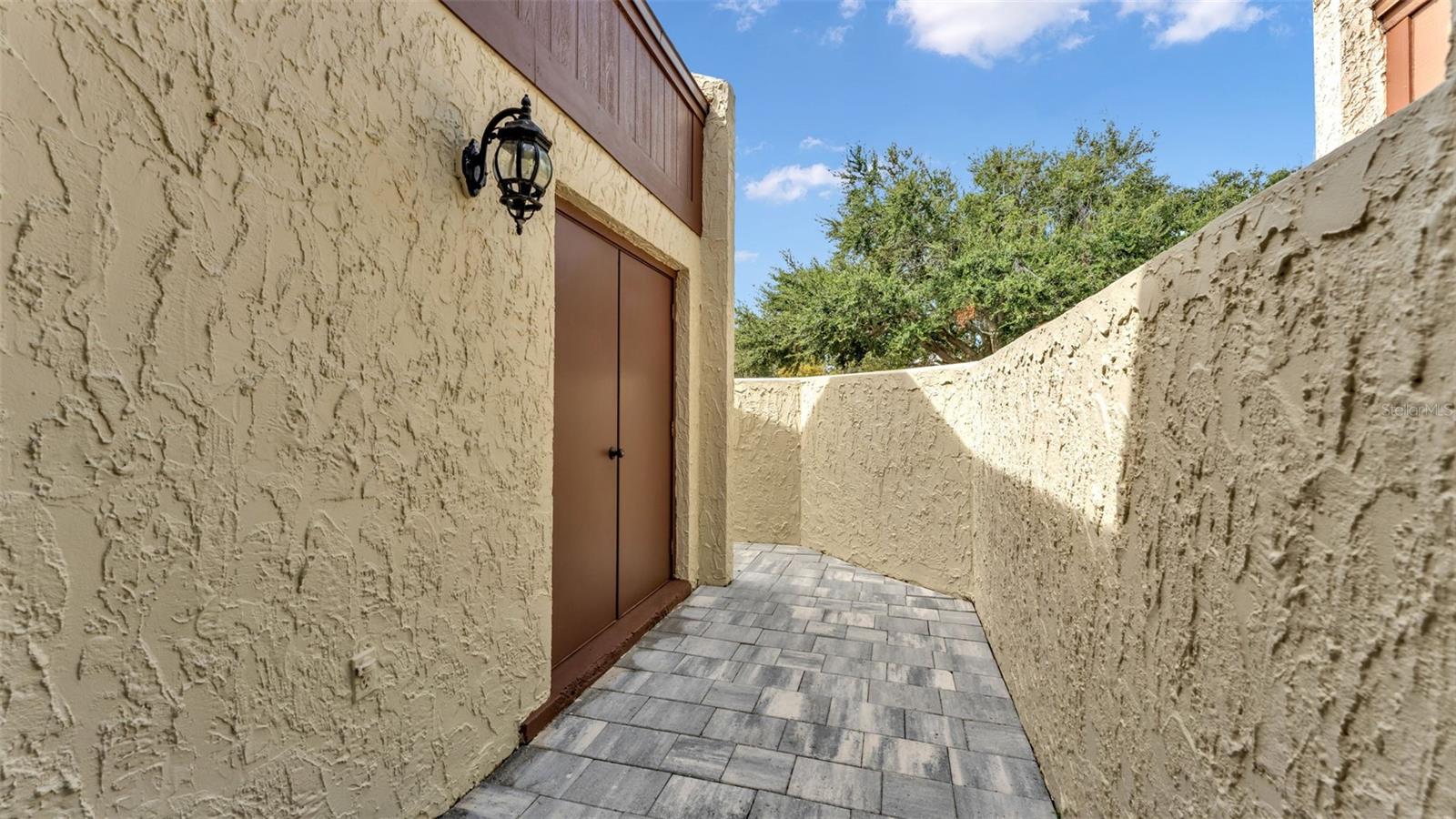 Image 39 of 49 For 1880 Crystal Lake Drive 60