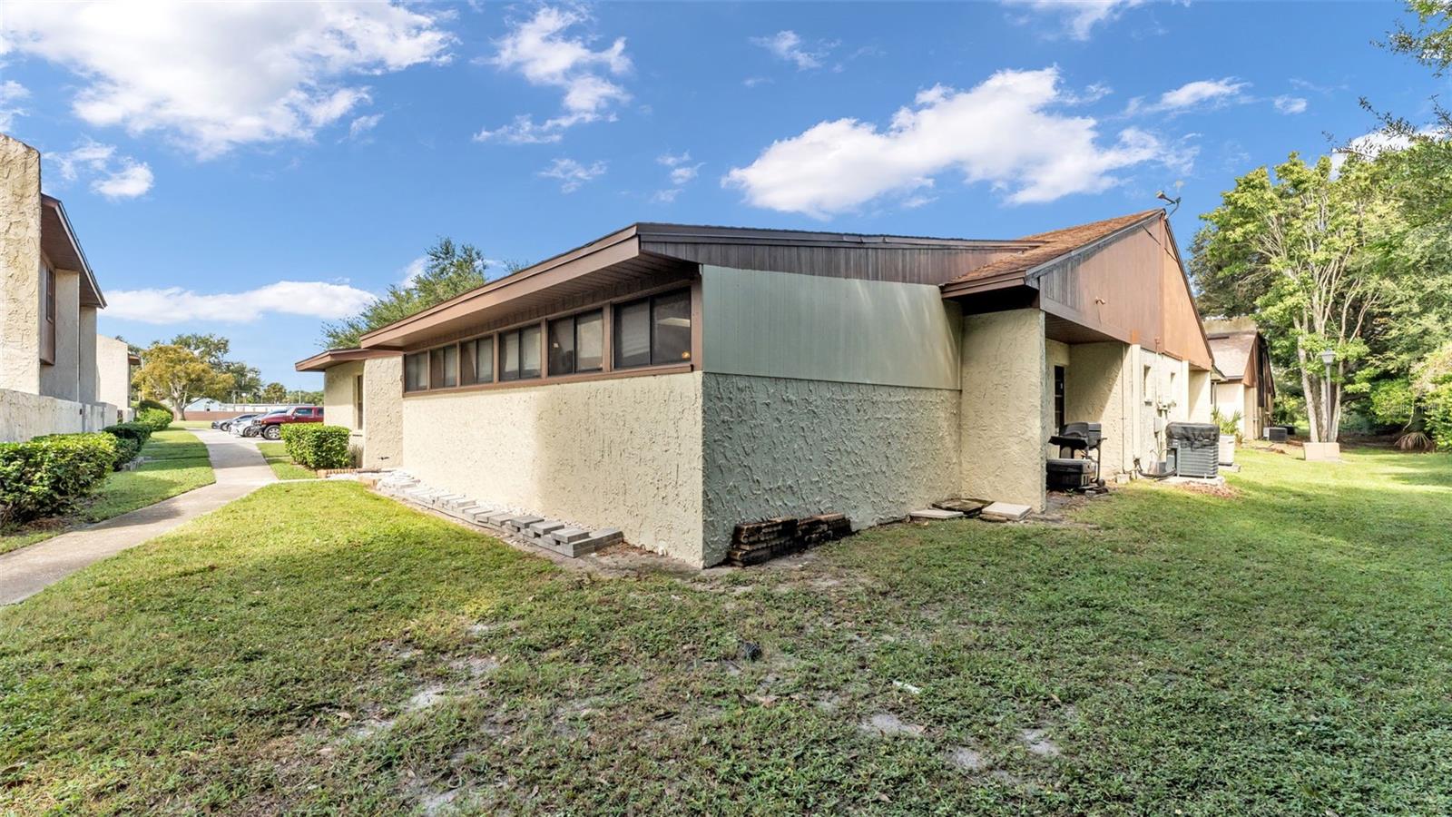 Image 41 of 49 For 1880 Crystal Lake Drive 60