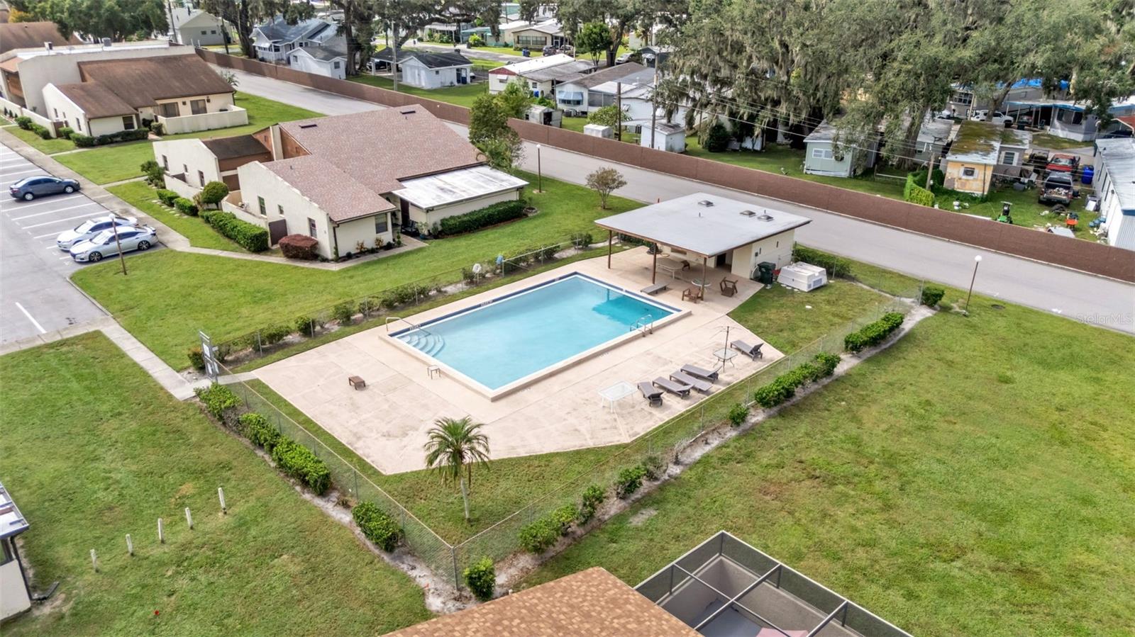 Image 45 of 49 For 1880 Crystal Lake Drive 60