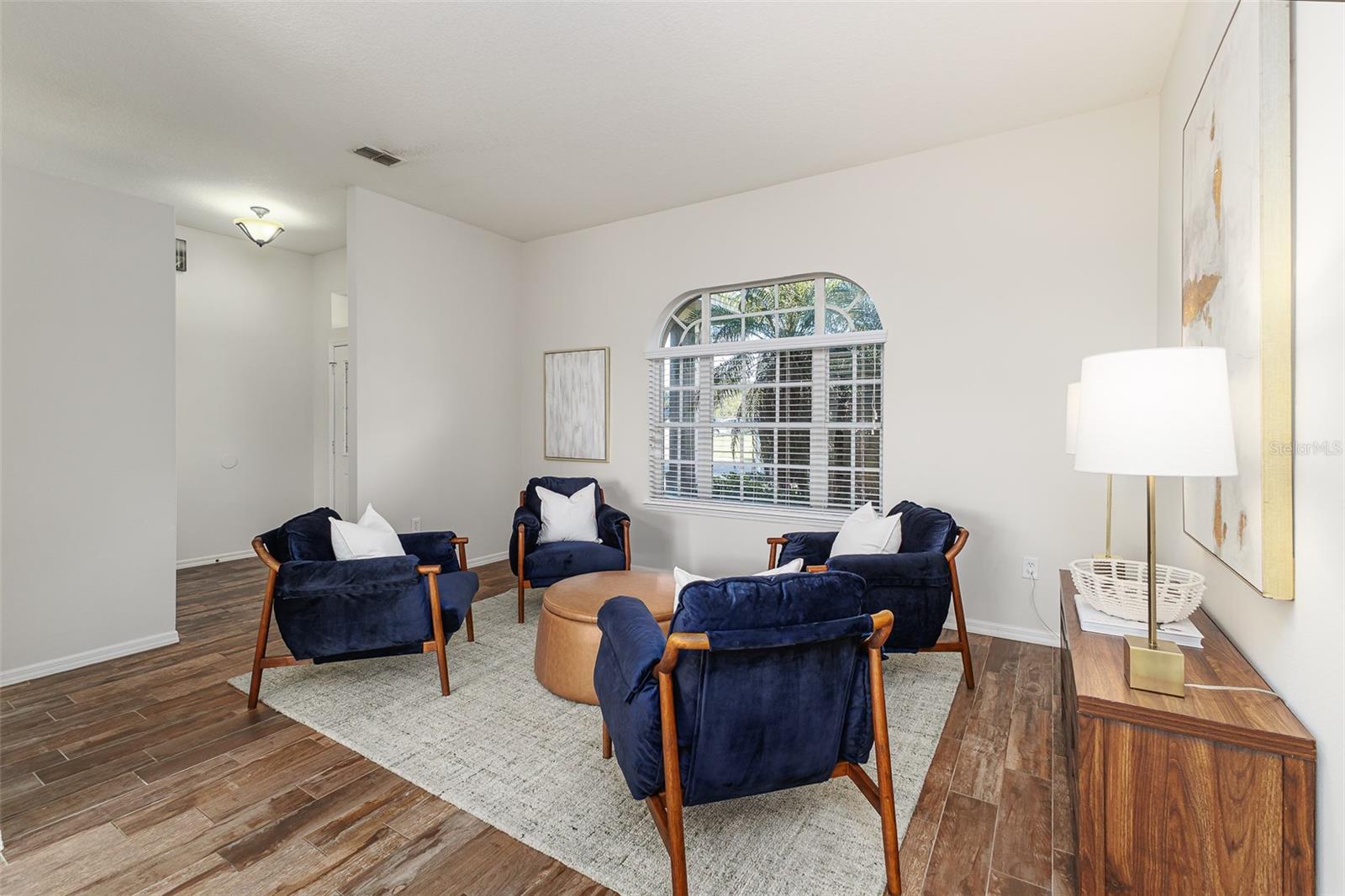 Image 14 of 45 For 672 Jessanda Circle