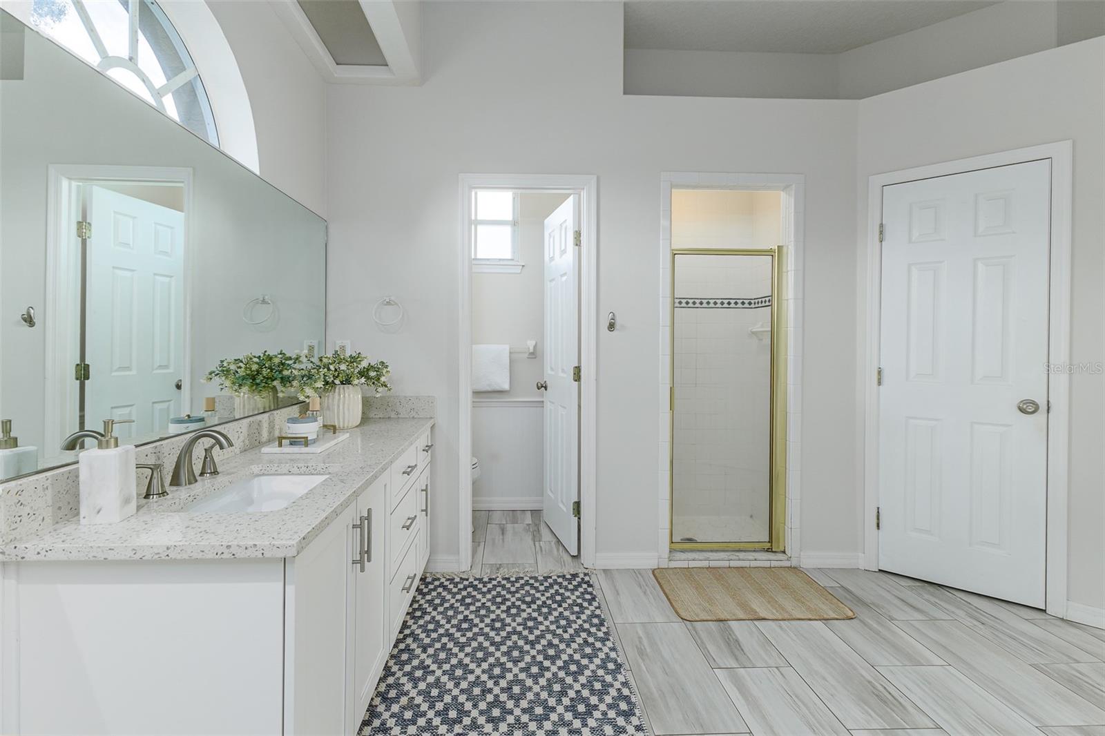 Image 31 of 45 For 672 Jessanda Circle