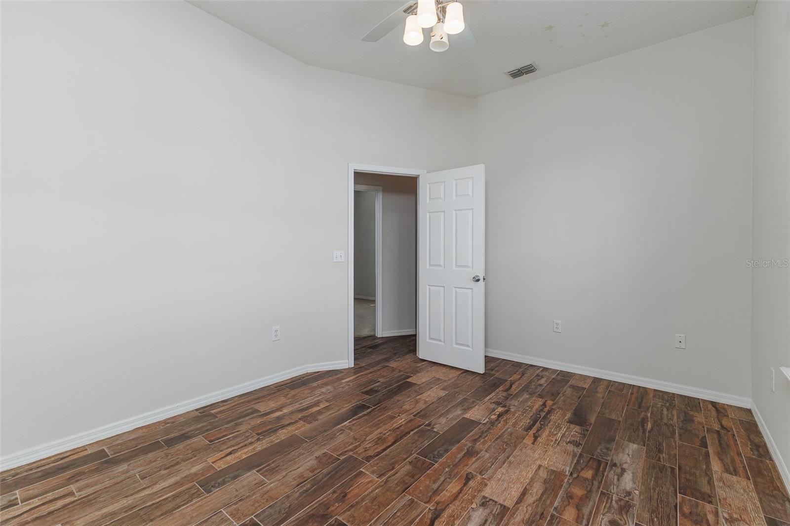 Image 34 of 45 For 672 Jessanda Circle