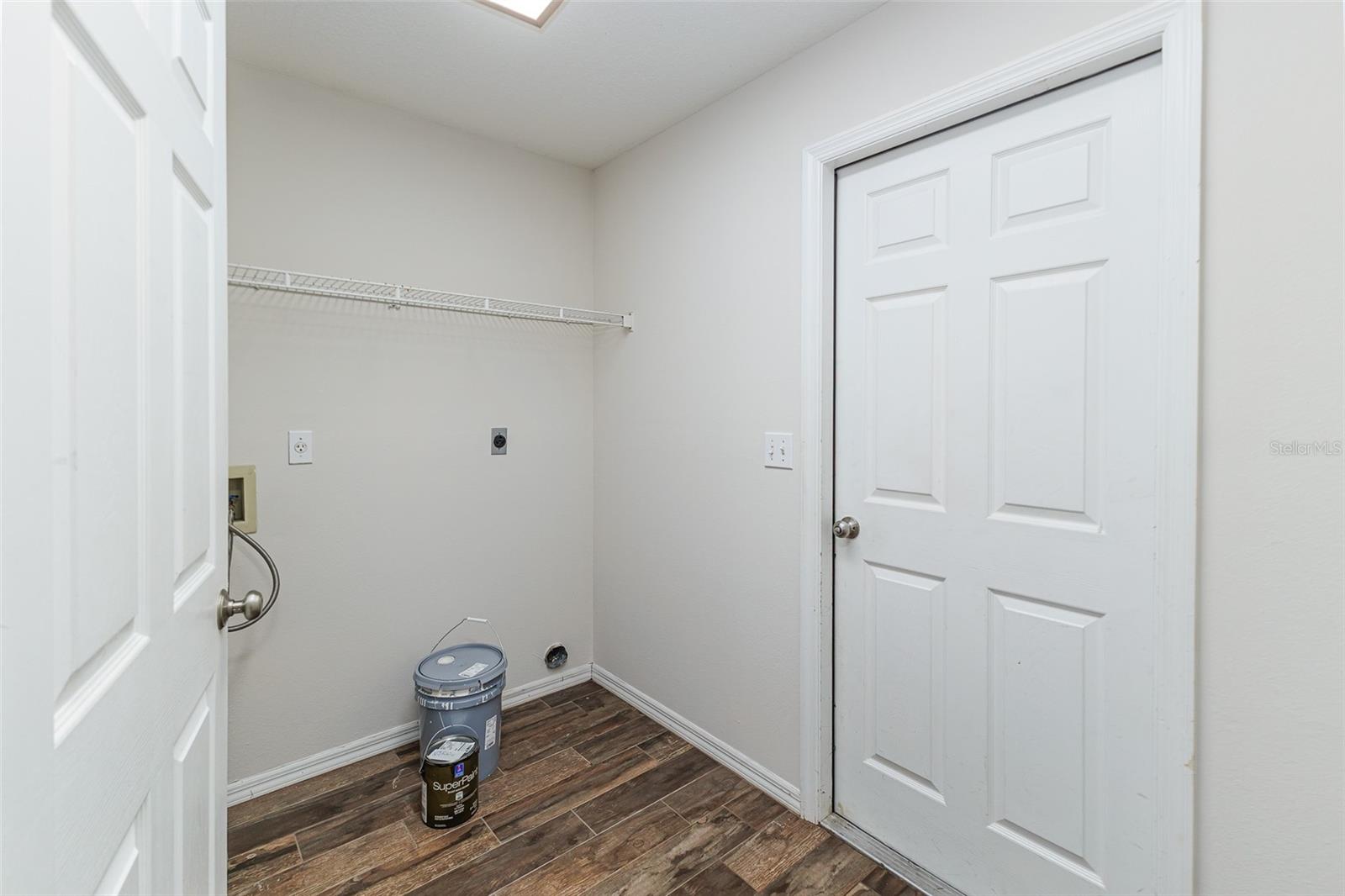 Image 39 of 45 For 672 Jessanda Circle