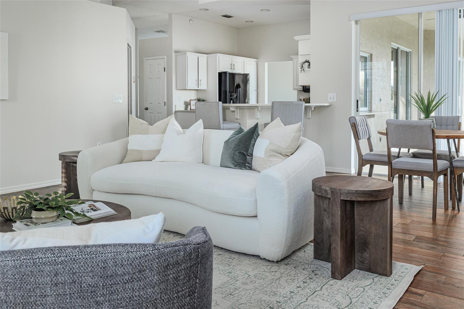 Image 8 of 45 For 672 Jessanda Circle