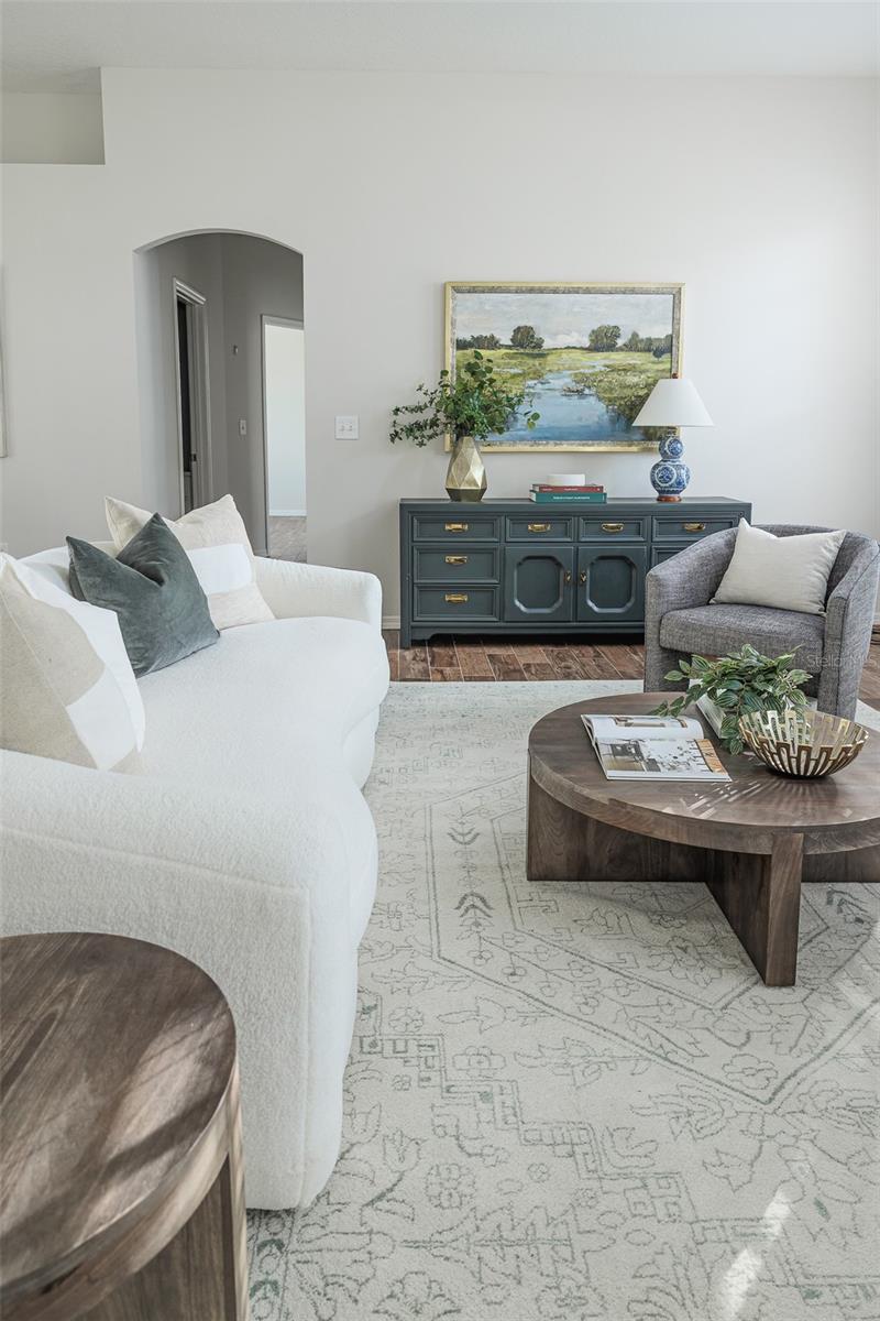 Image 9 of 45 For 672 Jessanda Circle