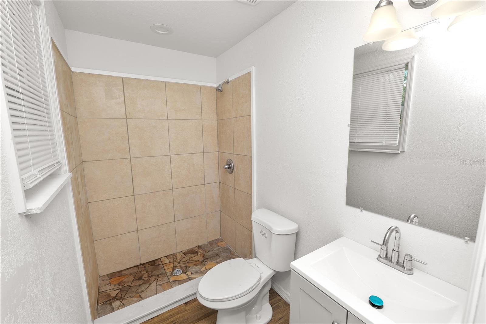 Image 20 of 26 For 814 Nokomis Avenue