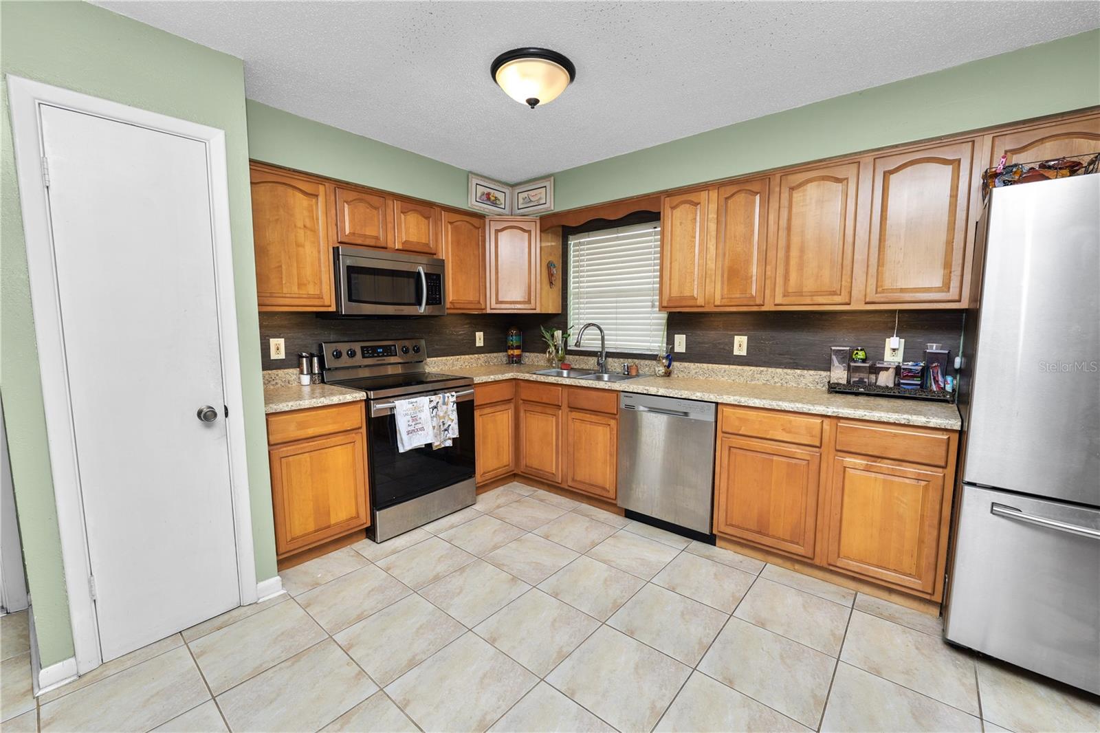 Image 10 of 30 For 3075 Flamingo Lane