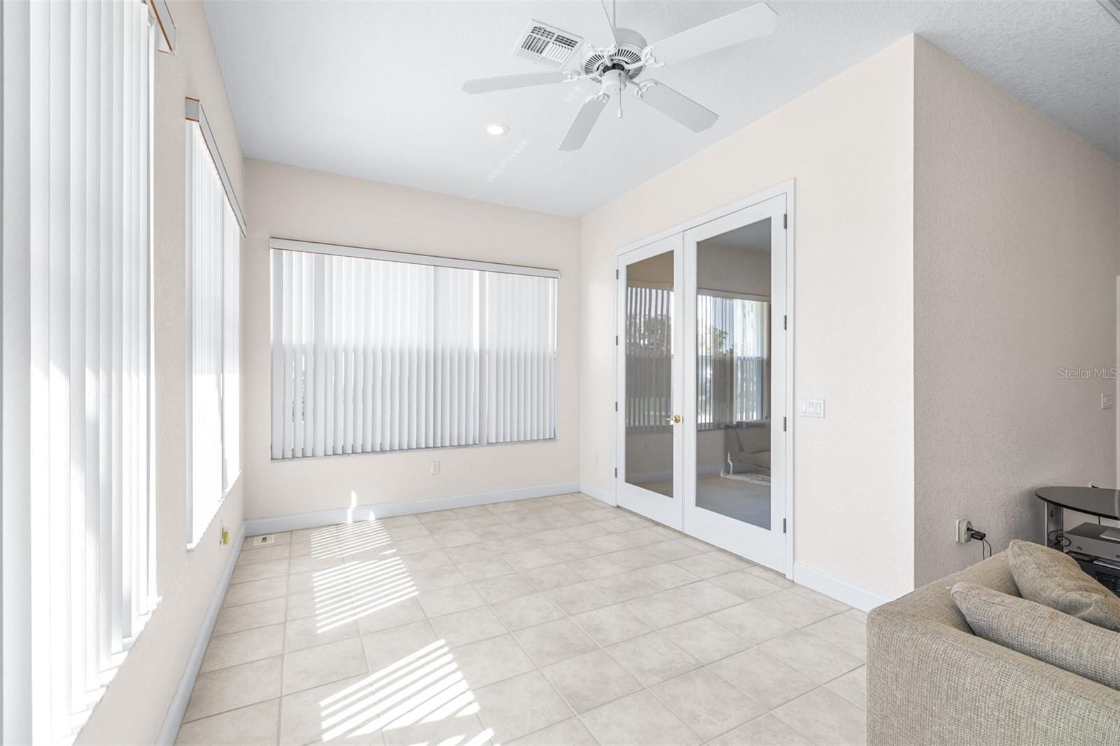 Image 6 of 37 For 2692 Huntington Hills Dr