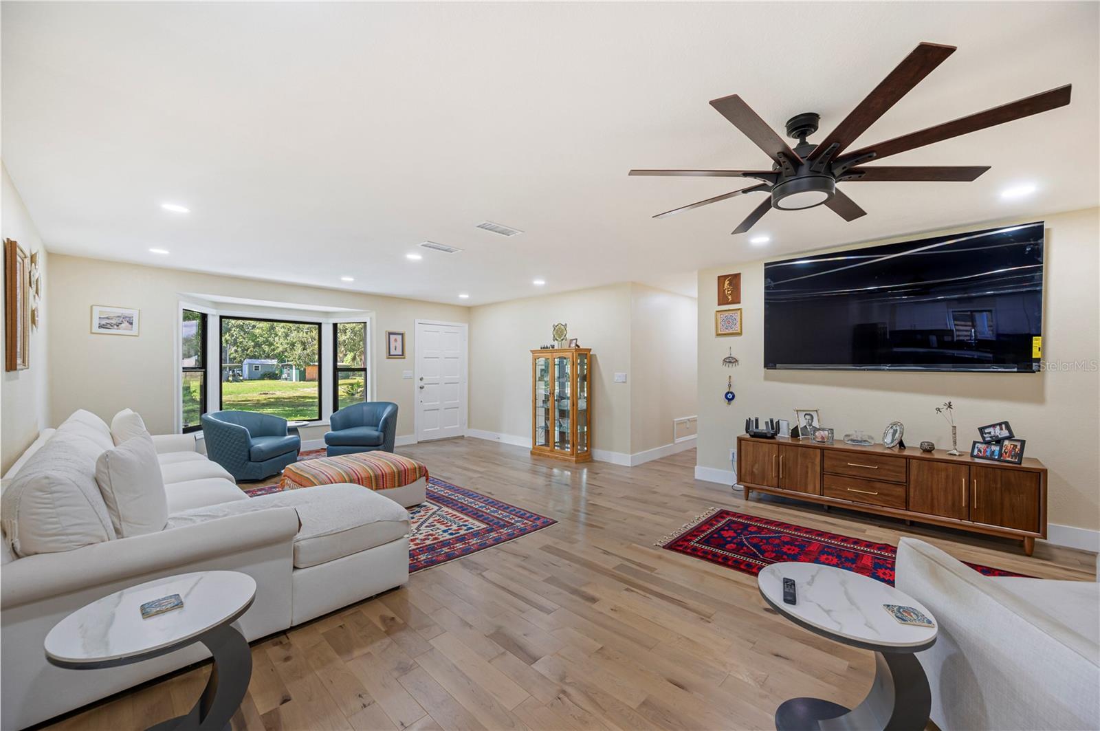 Image 11 of 87 For 216 Corbett Road