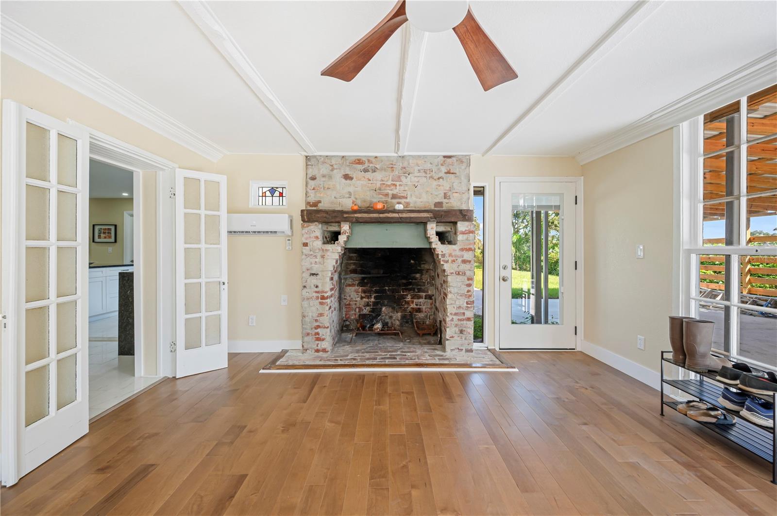 Image 26 of 87 For 216 Corbett Road