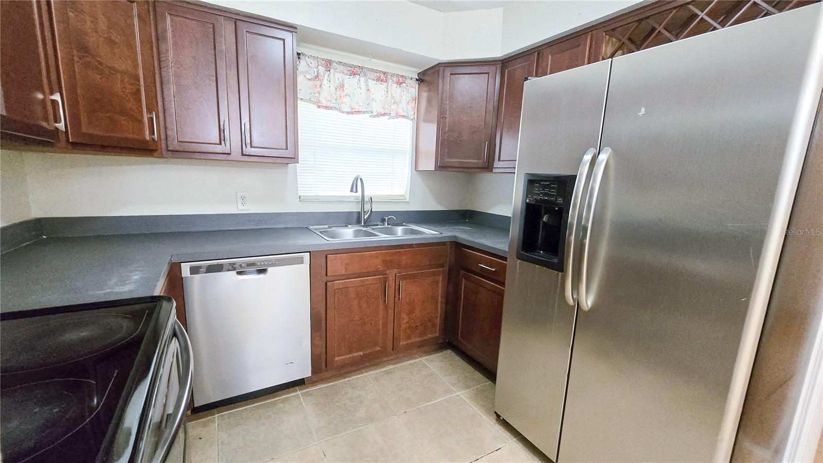 Image 6 of 13 For 2526 Edmond Circle
