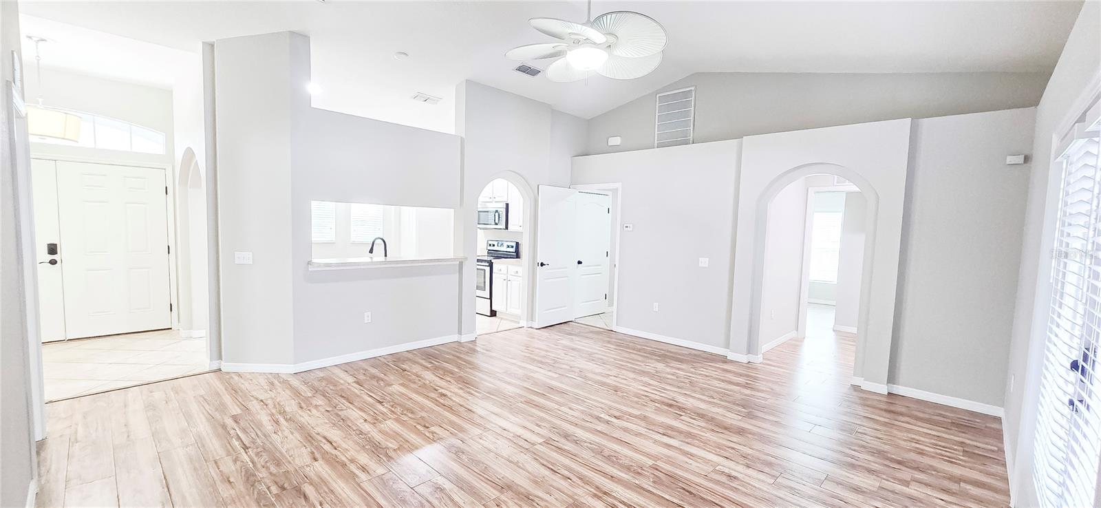 Image 10 of 30 For 3519 Kenwood Crossing