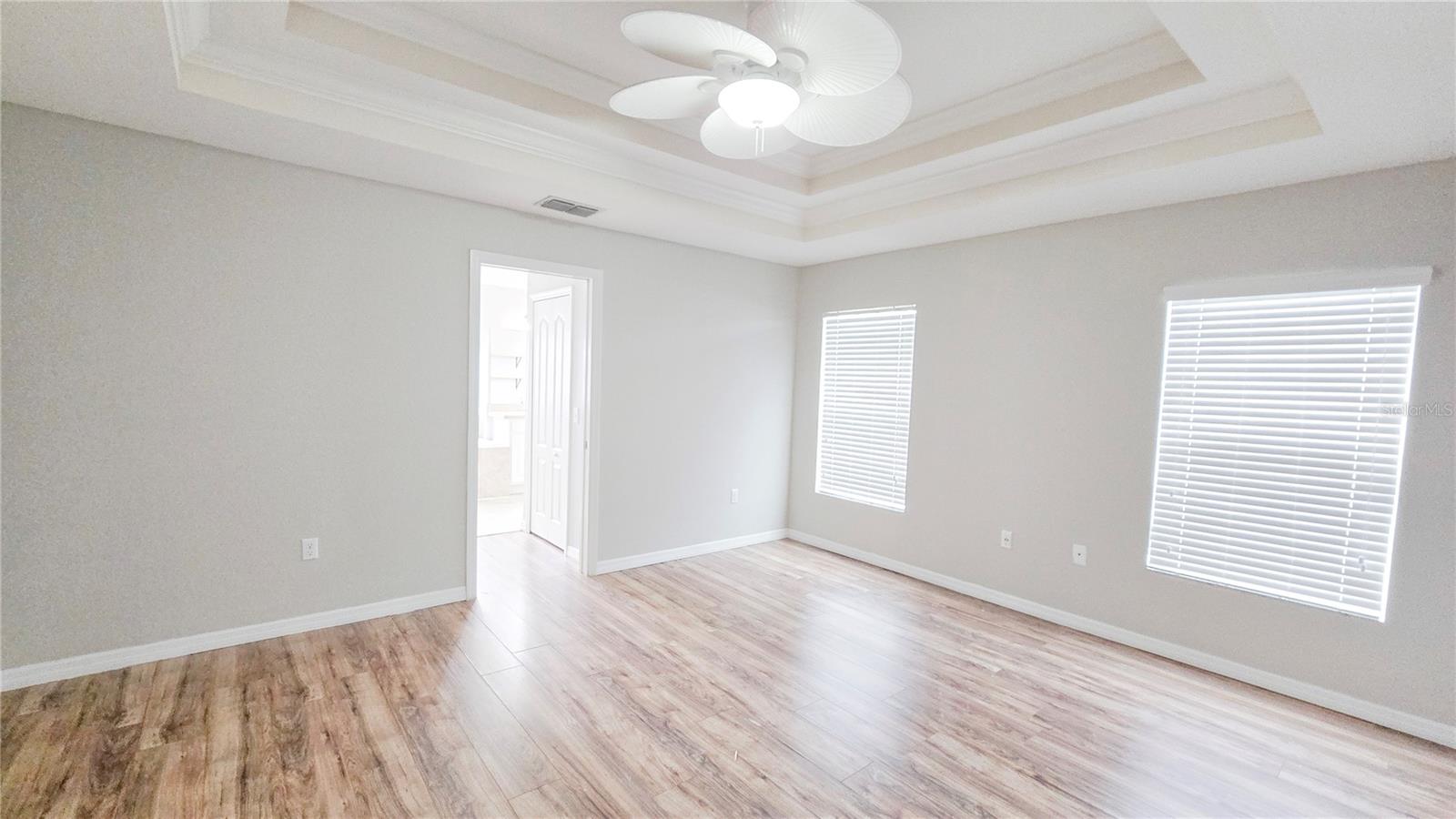 Image 17 of 30 For 3519 Kenwood Crossing