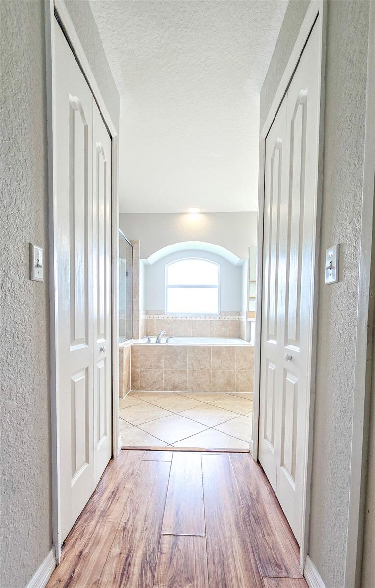 Image 18 of 30 For 3519 Kenwood Crossing