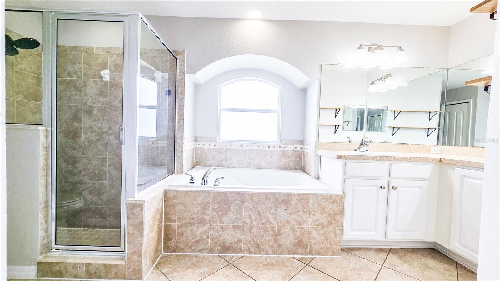 Image 19 of 30 For 3519 Kenwood Crossing