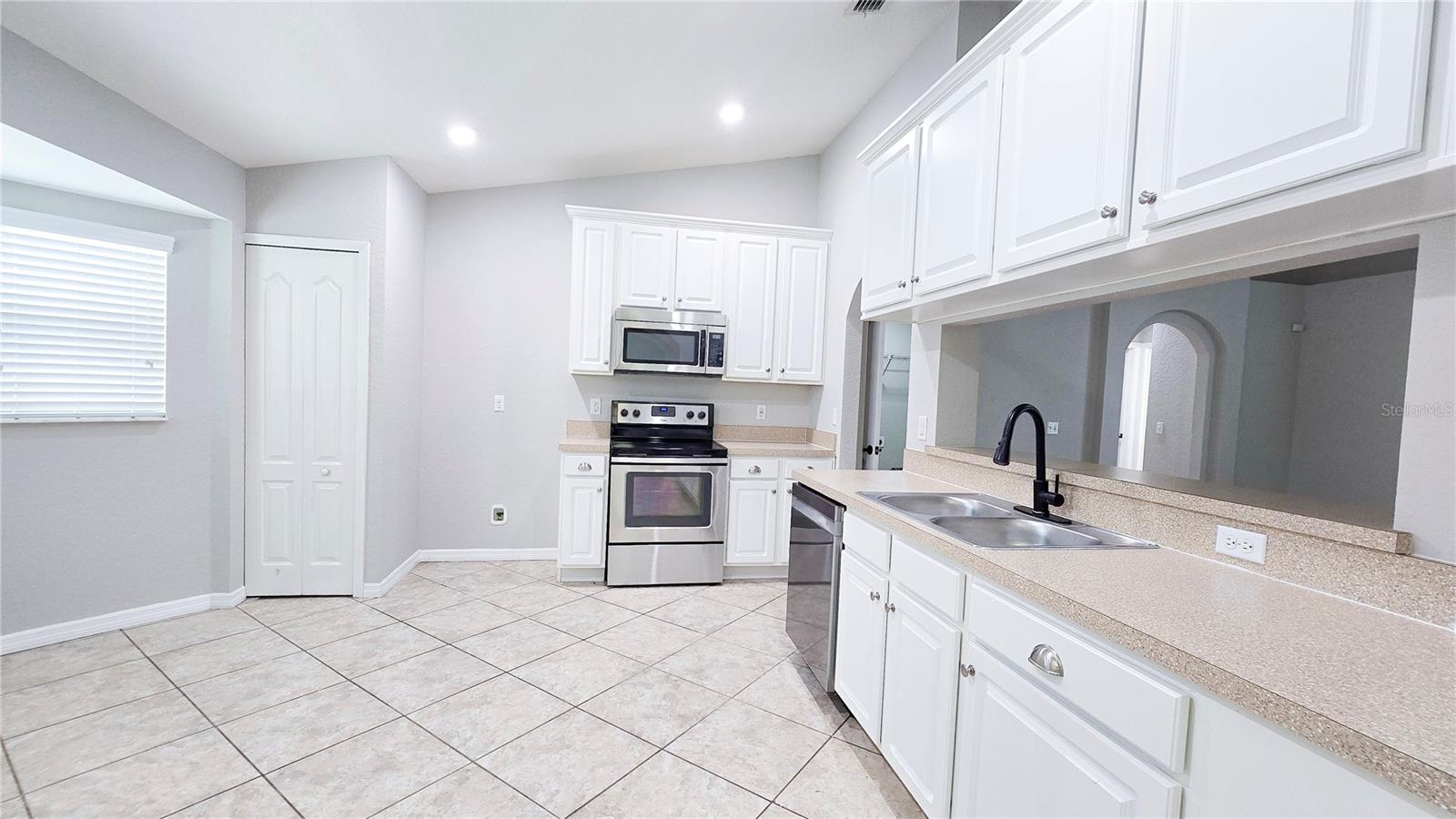 Image 5 of 30 For 3519 Kenwood Crossing