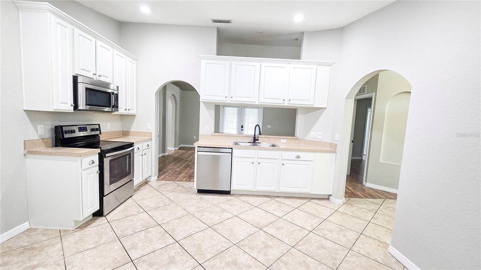 Image 6 of 30 For 3519 Kenwood Crossing