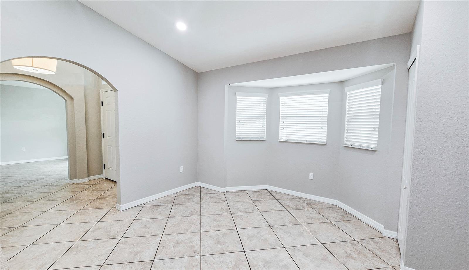 Image 8 of 30 For 3519 Kenwood Crossing