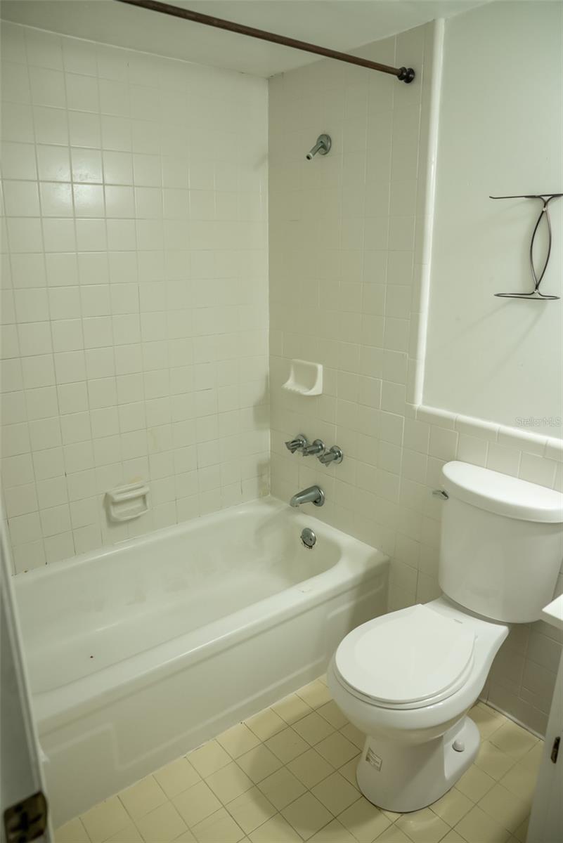 Image 12 of 37 For 1731 Lagoon Court