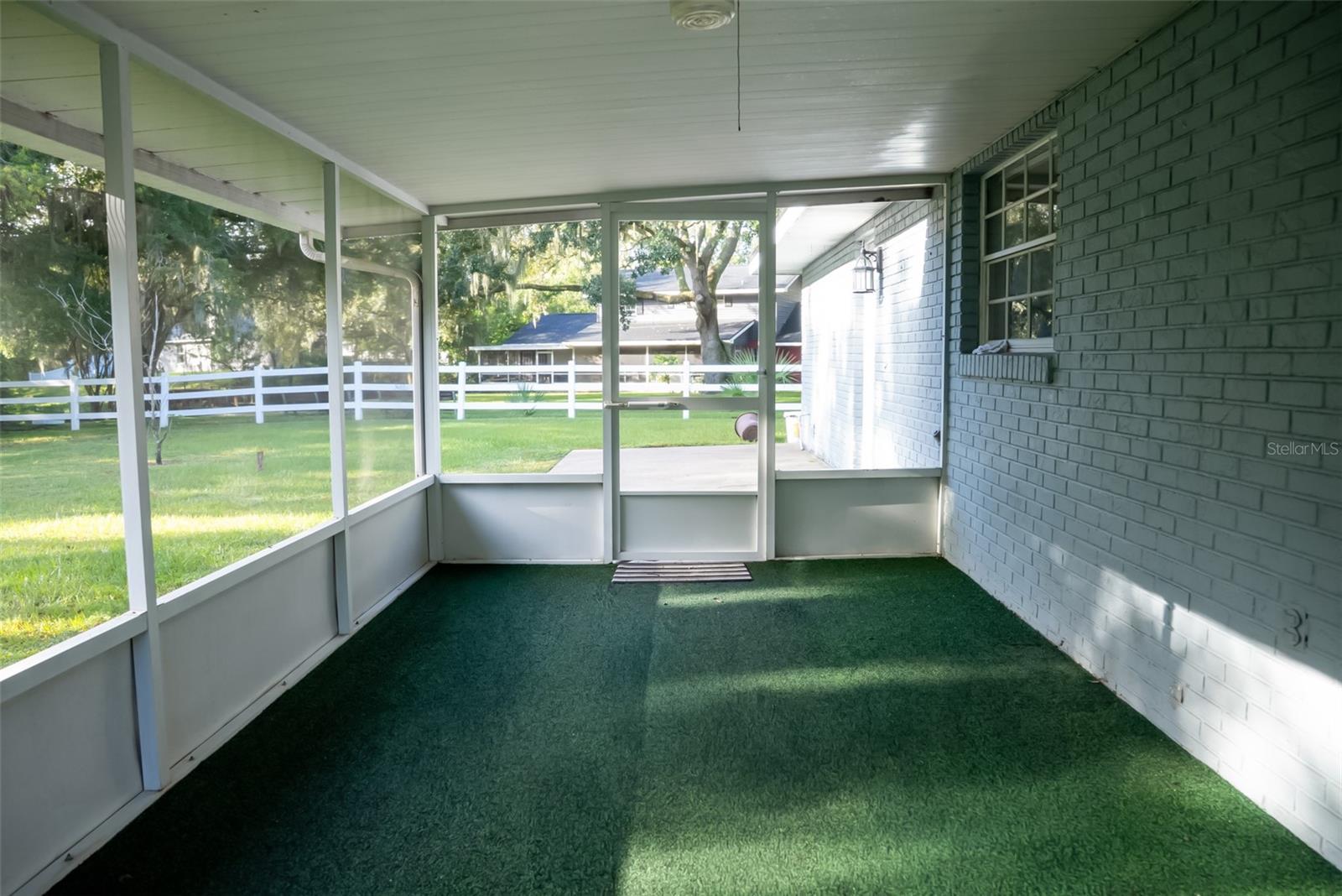 Image 14 of 37 For 1731 Lagoon Court