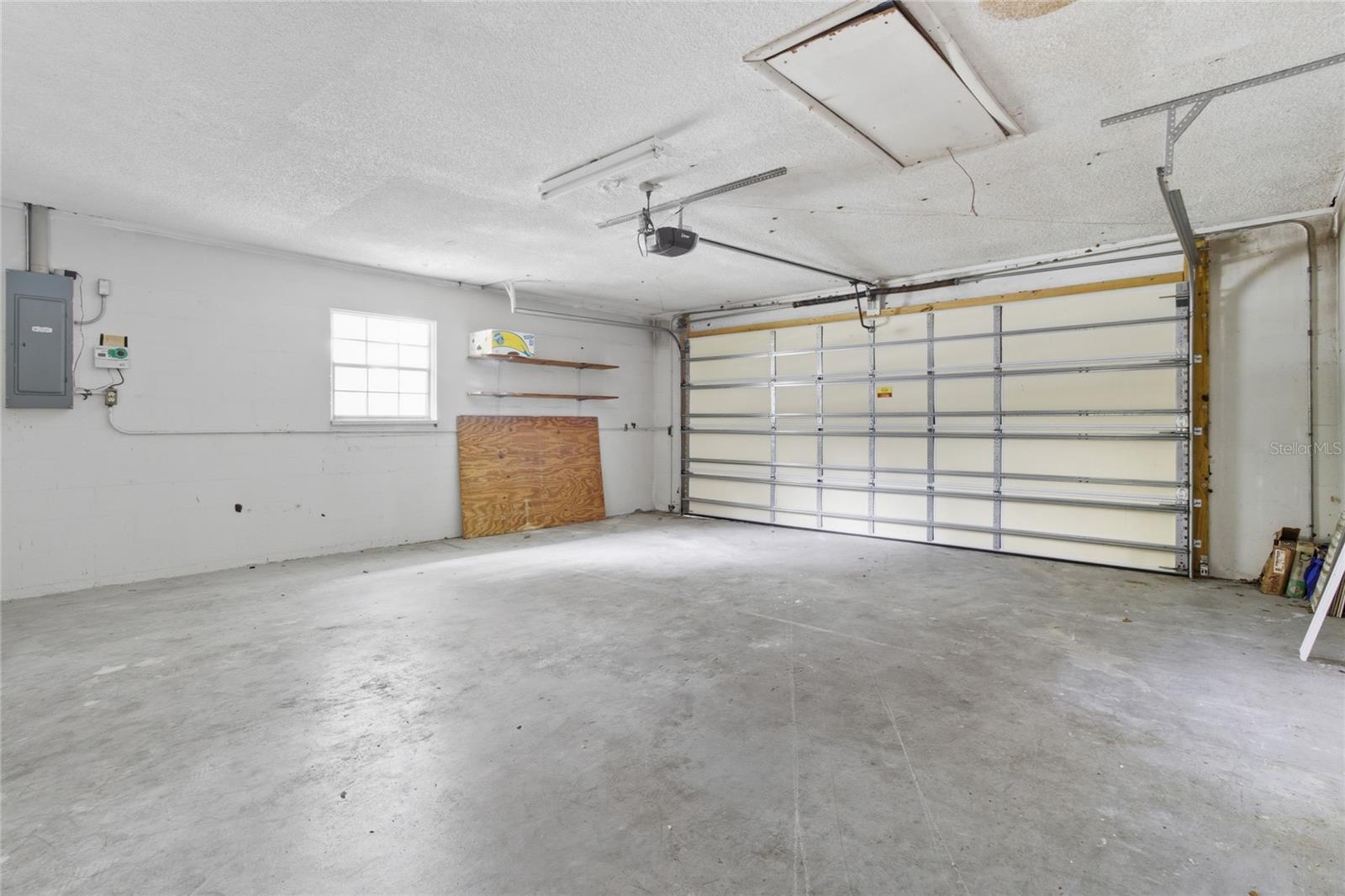 Image 27 of 37 For 1731 Lagoon Court