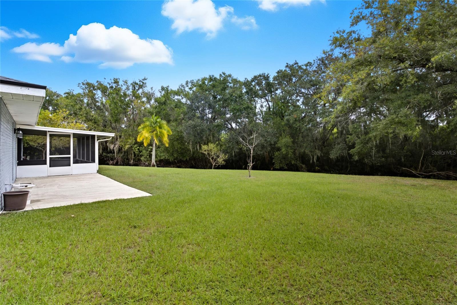 Image 28 of 37 For 1731 Lagoon Court