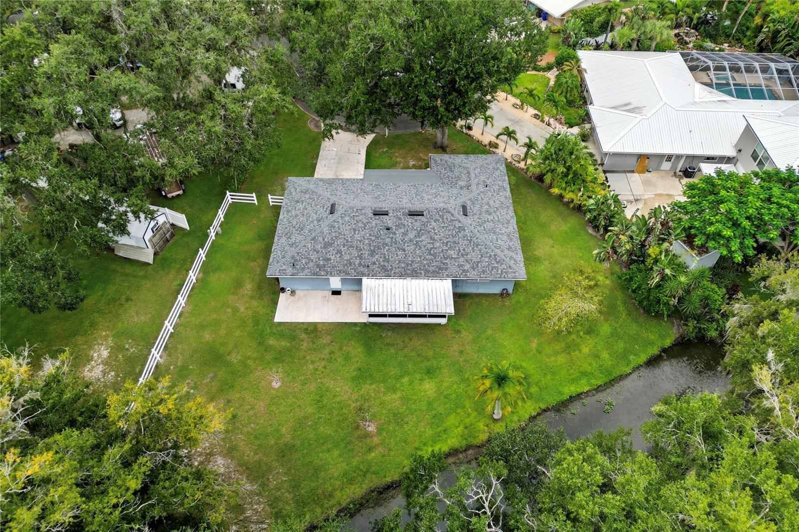 Image 32 of 37 For 1731 Lagoon Court