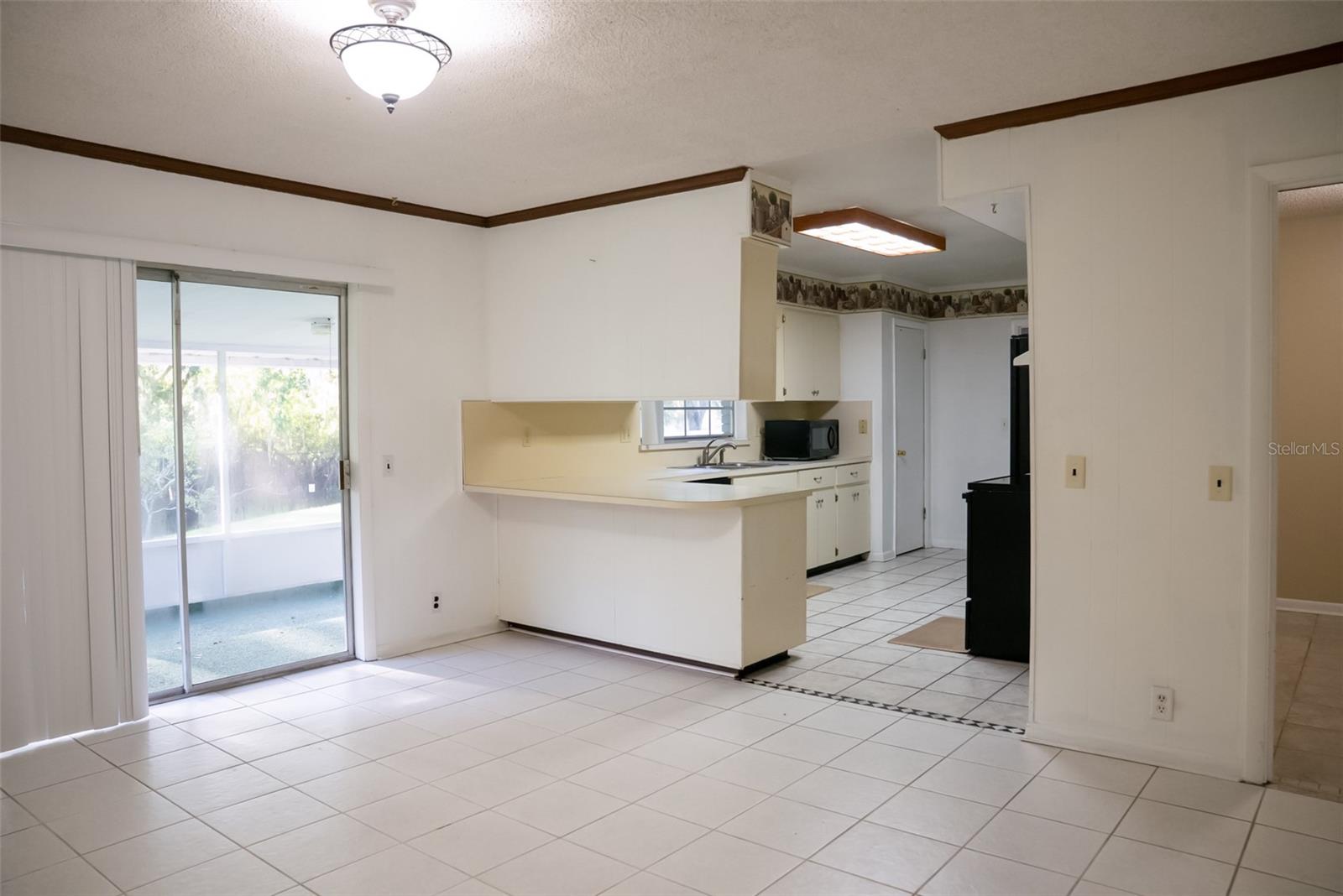 Image 5 of 37 For 1731 Lagoon Court