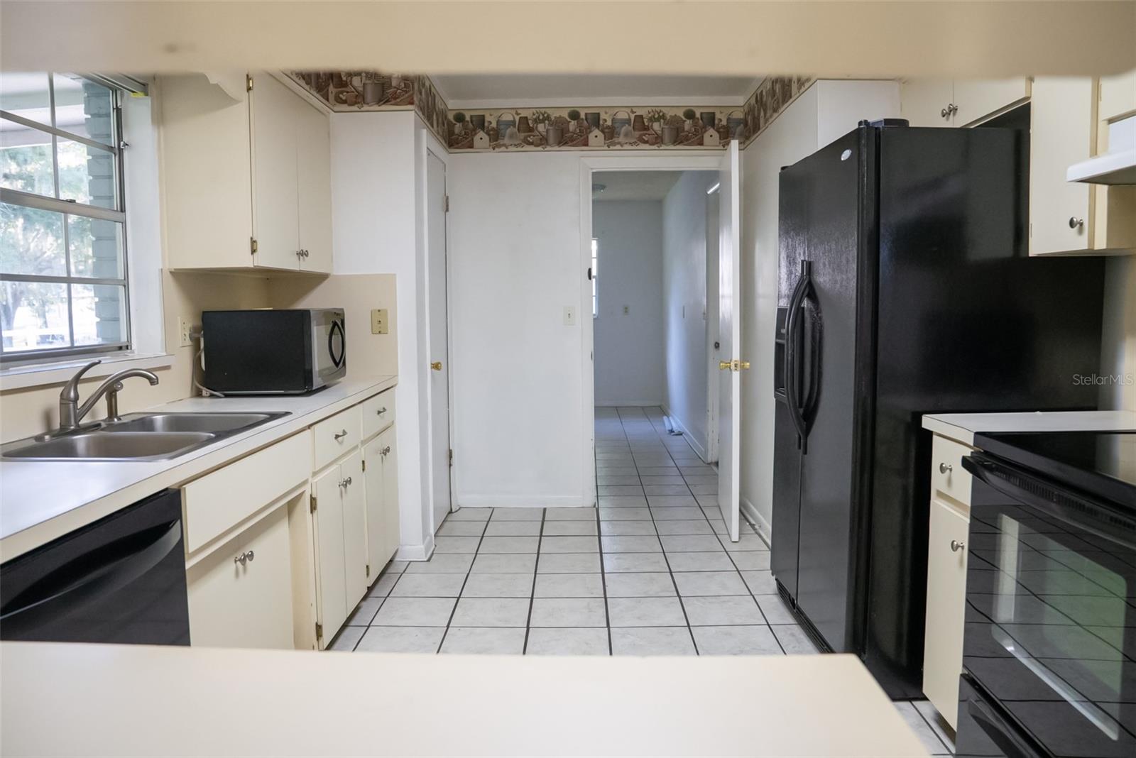 Image 6 of 37 For 1731 Lagoon Court