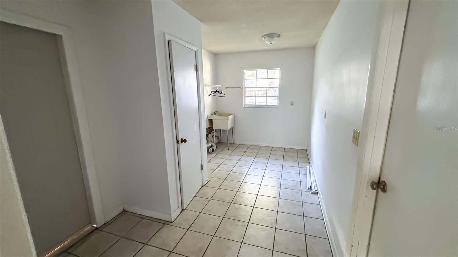 Image 9 of 37 For 1731 Lagoon Court