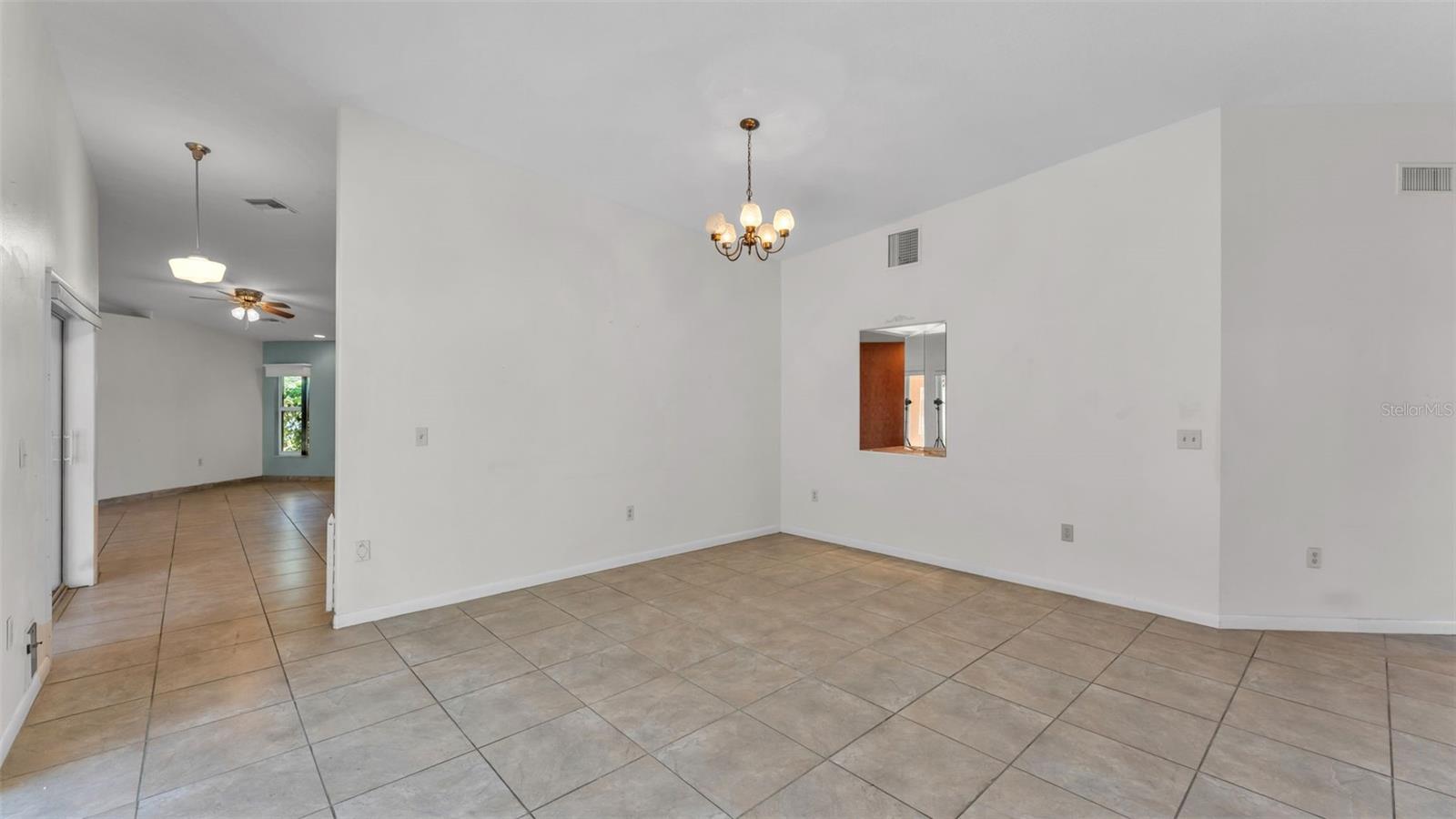 Image 15 of 57 For 805 Susan Place