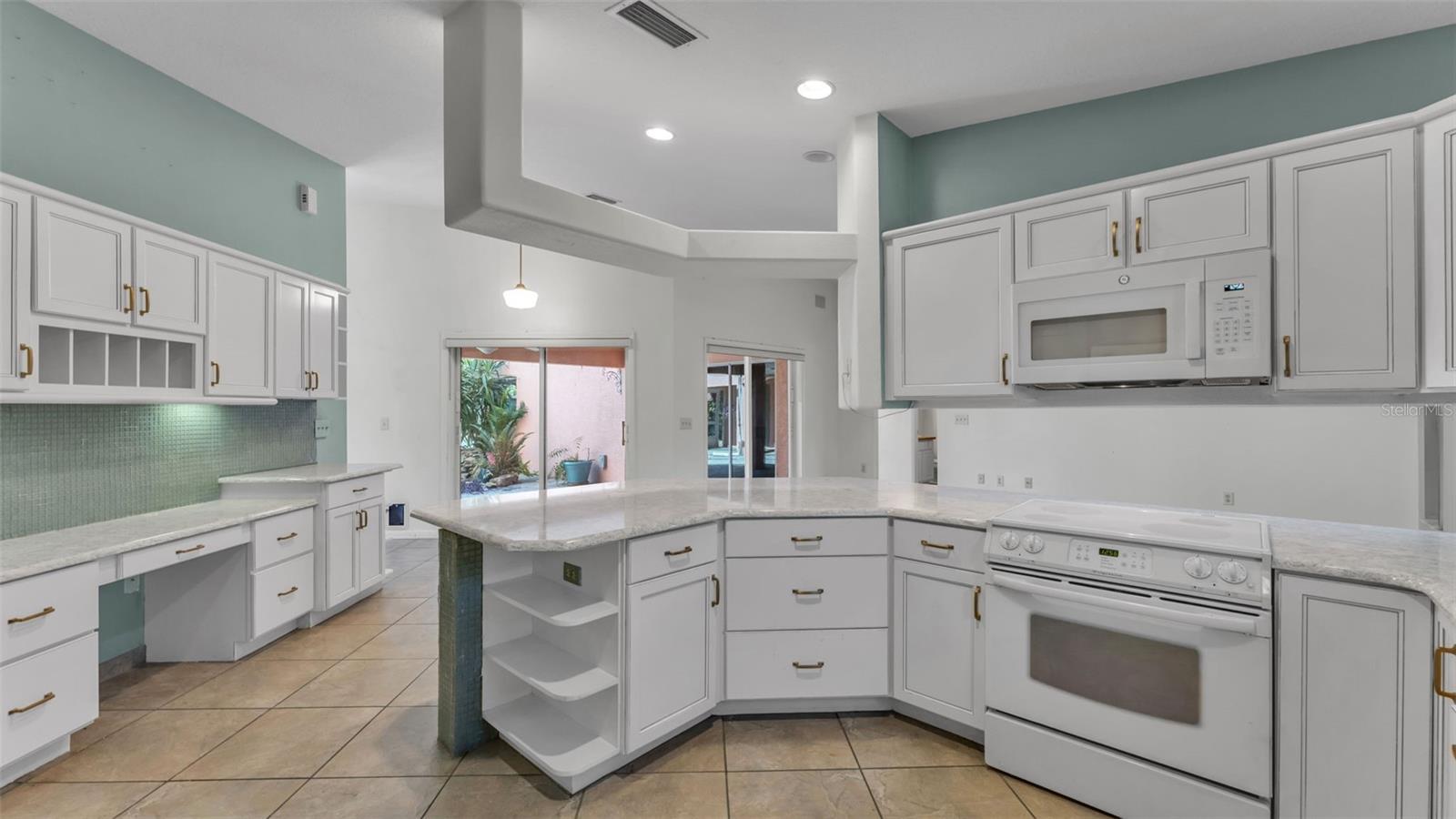 Image 18 of 57 For 805 Susan Place