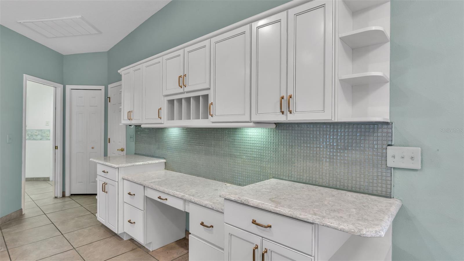 Image 20 of 57 For 805 Susan Place