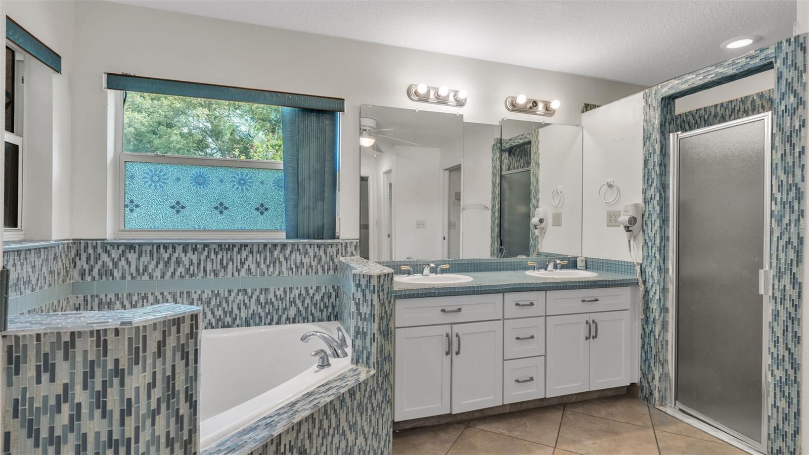 Image 31 of 57 For 805 Susan Place