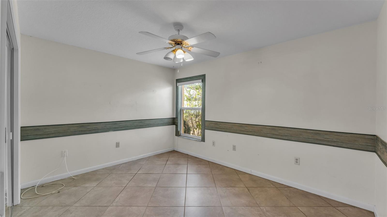 Image 36 of 57 For 805 Susan Place