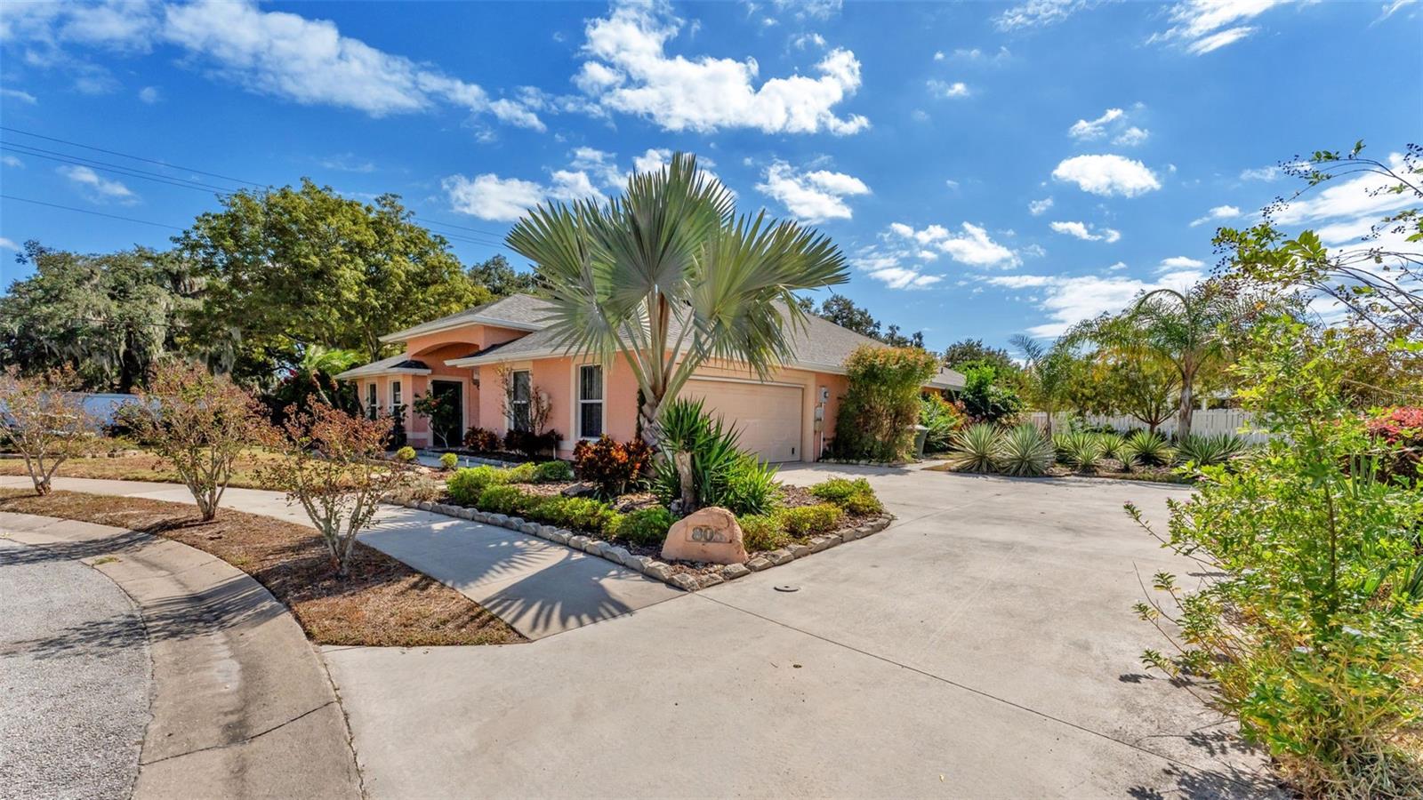 Image 4 of 57 For 805 Susan Place