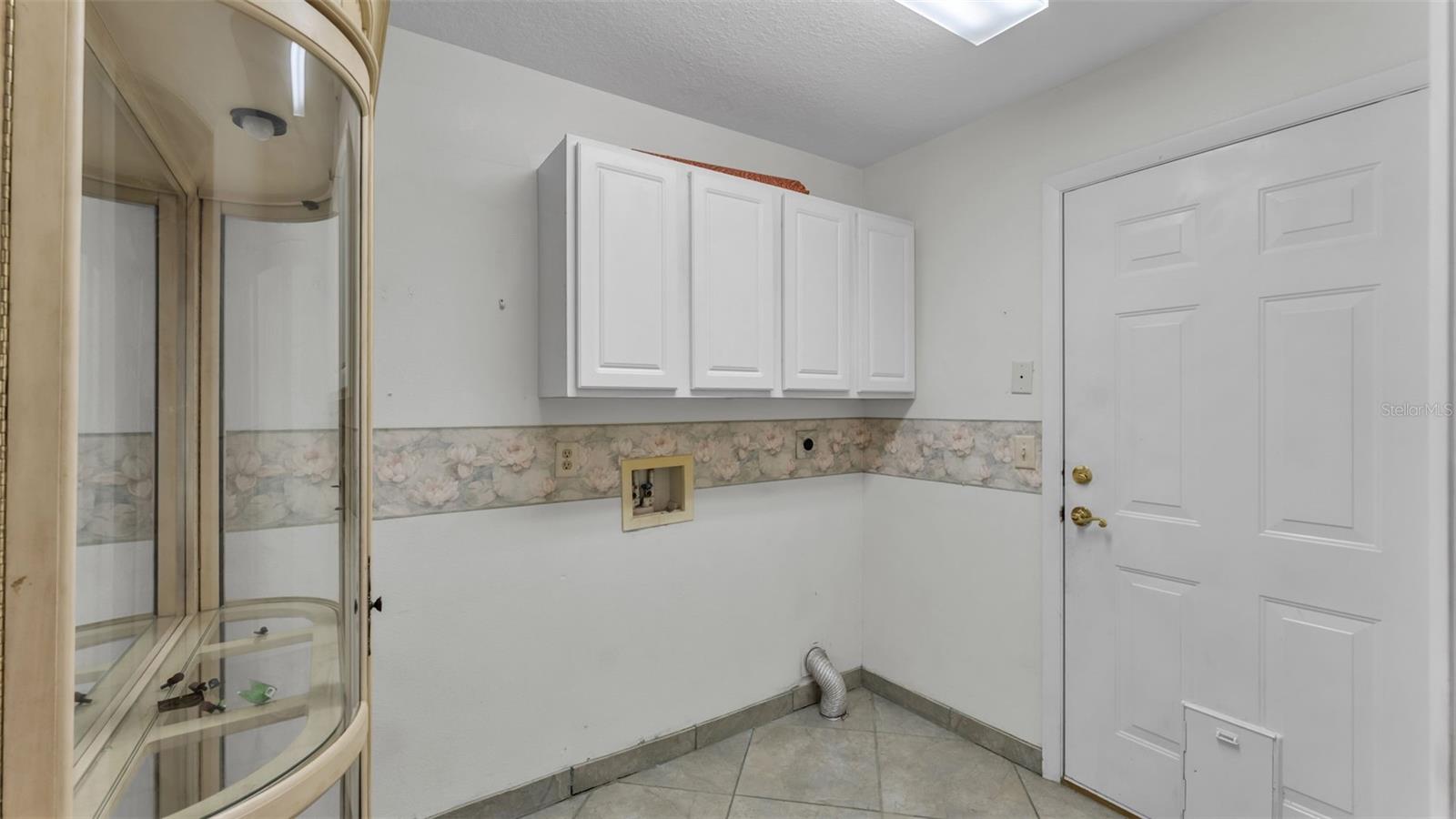 Image 46 of 57 For 805 Susan Place