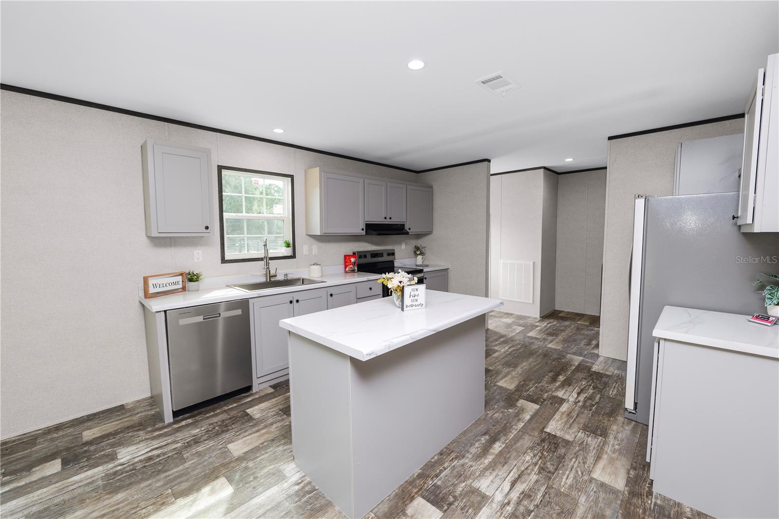 Image 16 of 59 For 7043 Glen Meadow Drive