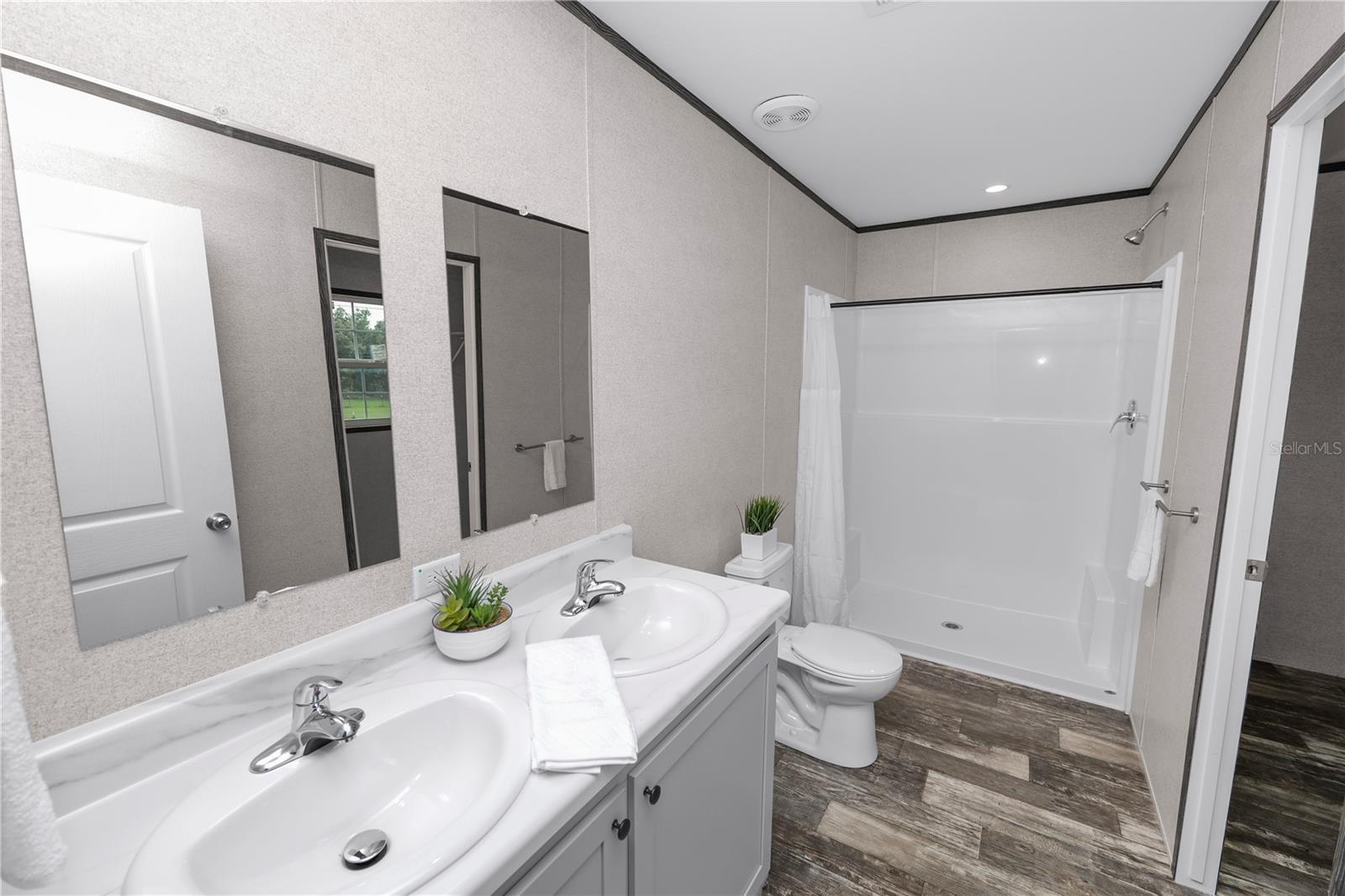 Image 30 of 59 For 7043 Glen Meadow Drive