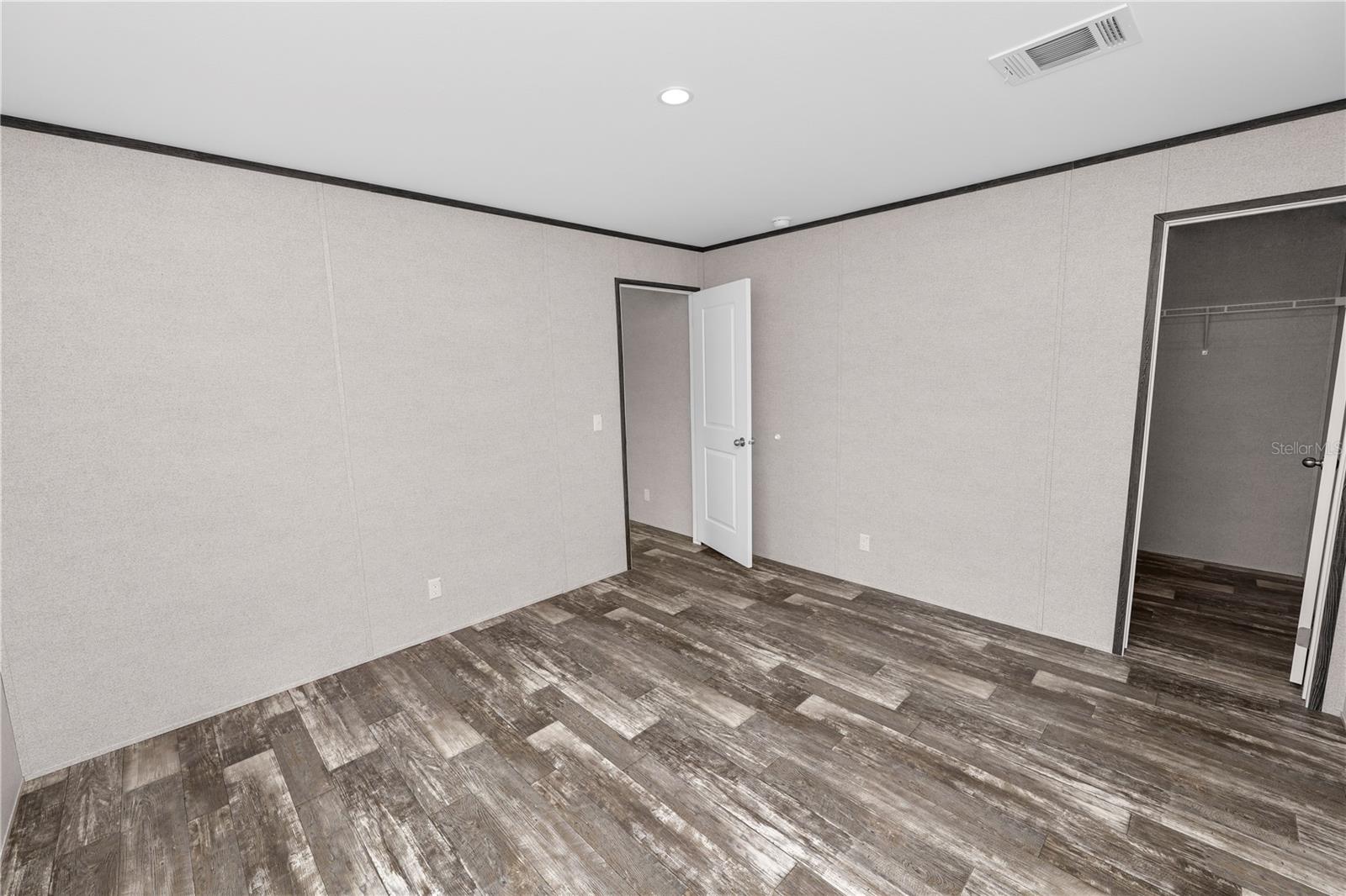 Image 40 of 59 For 7043 Glen Meadow Drive