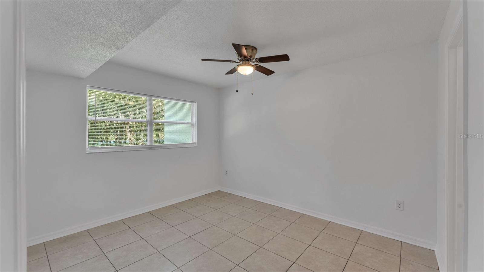 Image 16 of 30 For 141 Fernery Road D1